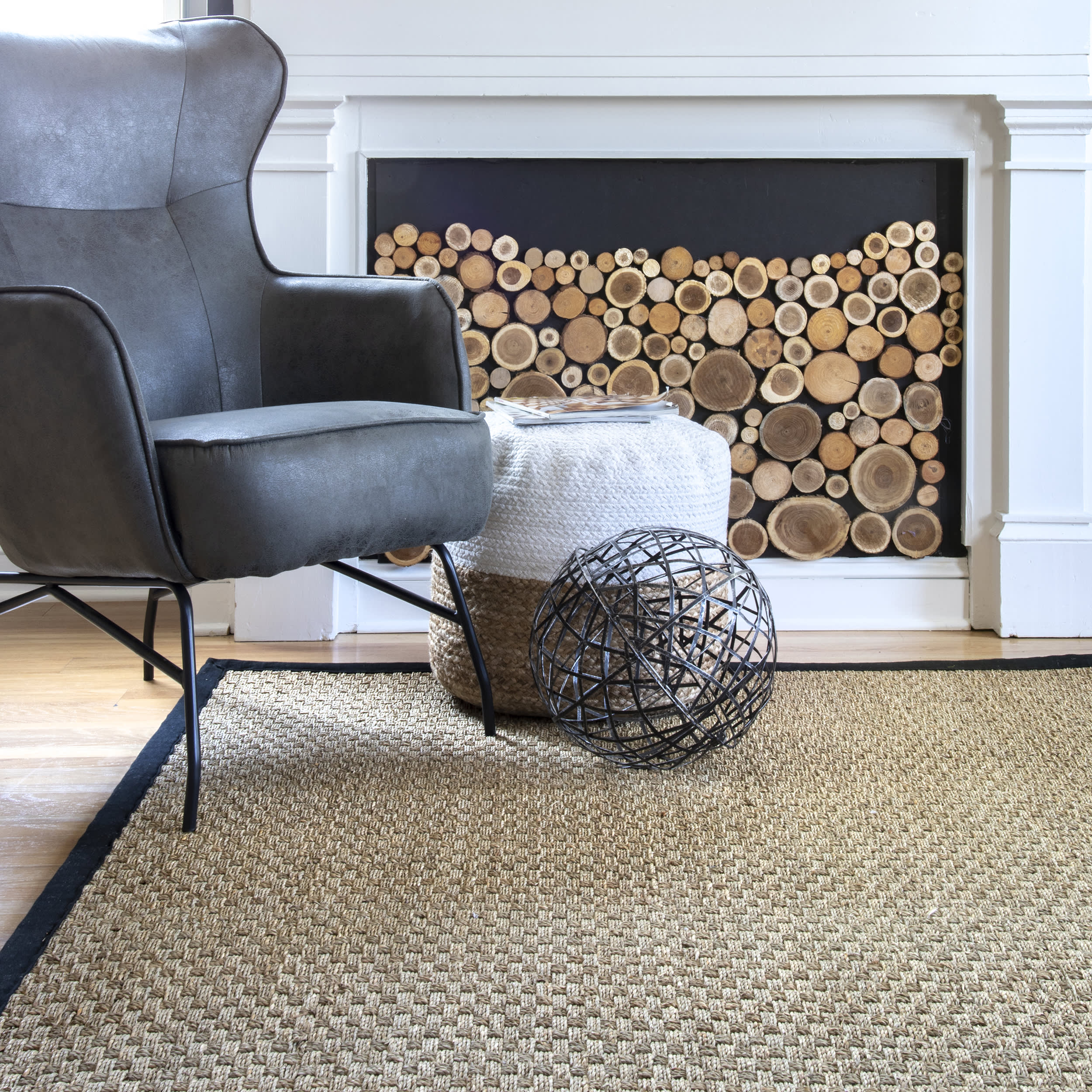 Checker Weave Seagrass Rug | Black - Image 4