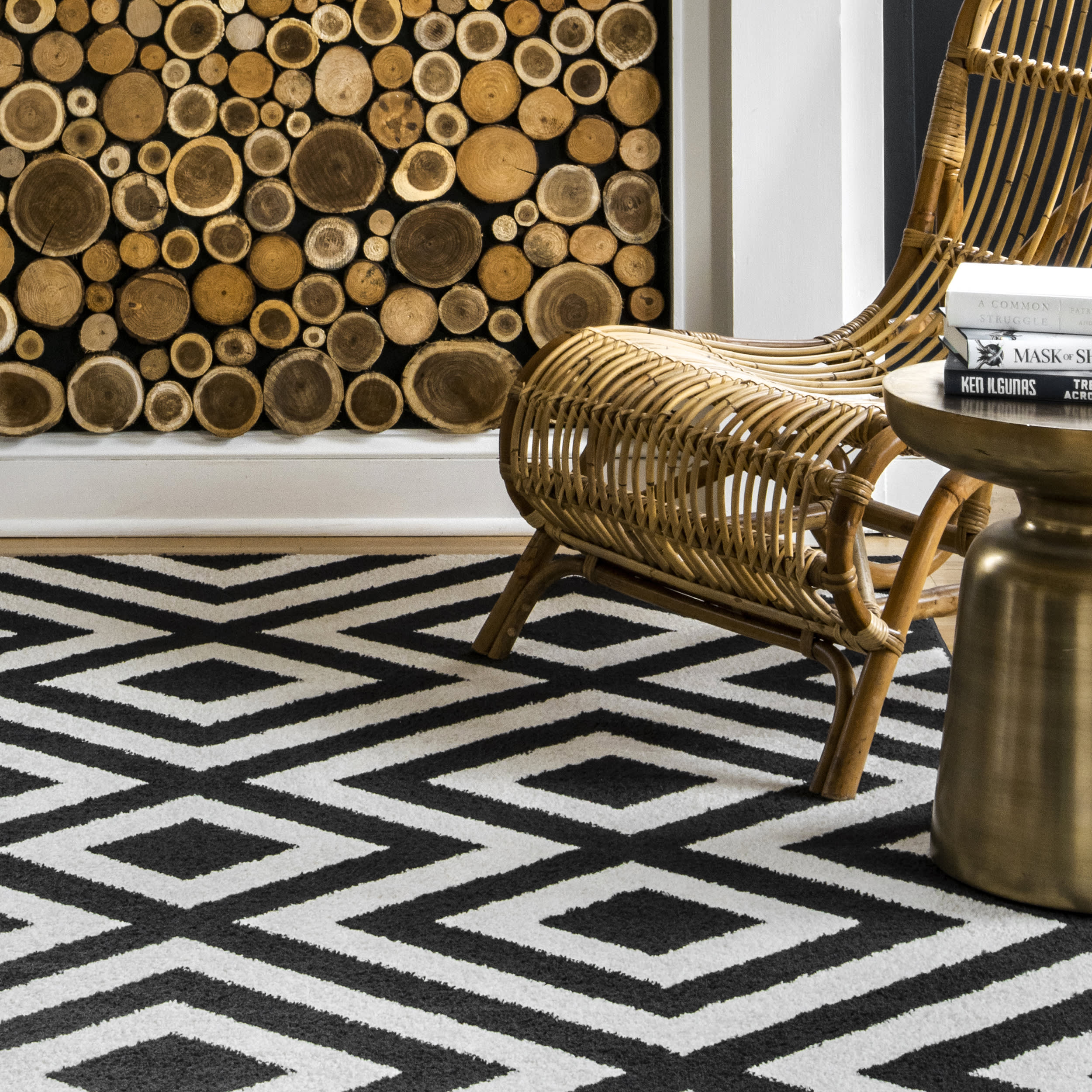 Chevron Stripes Rug | Black - Image 4