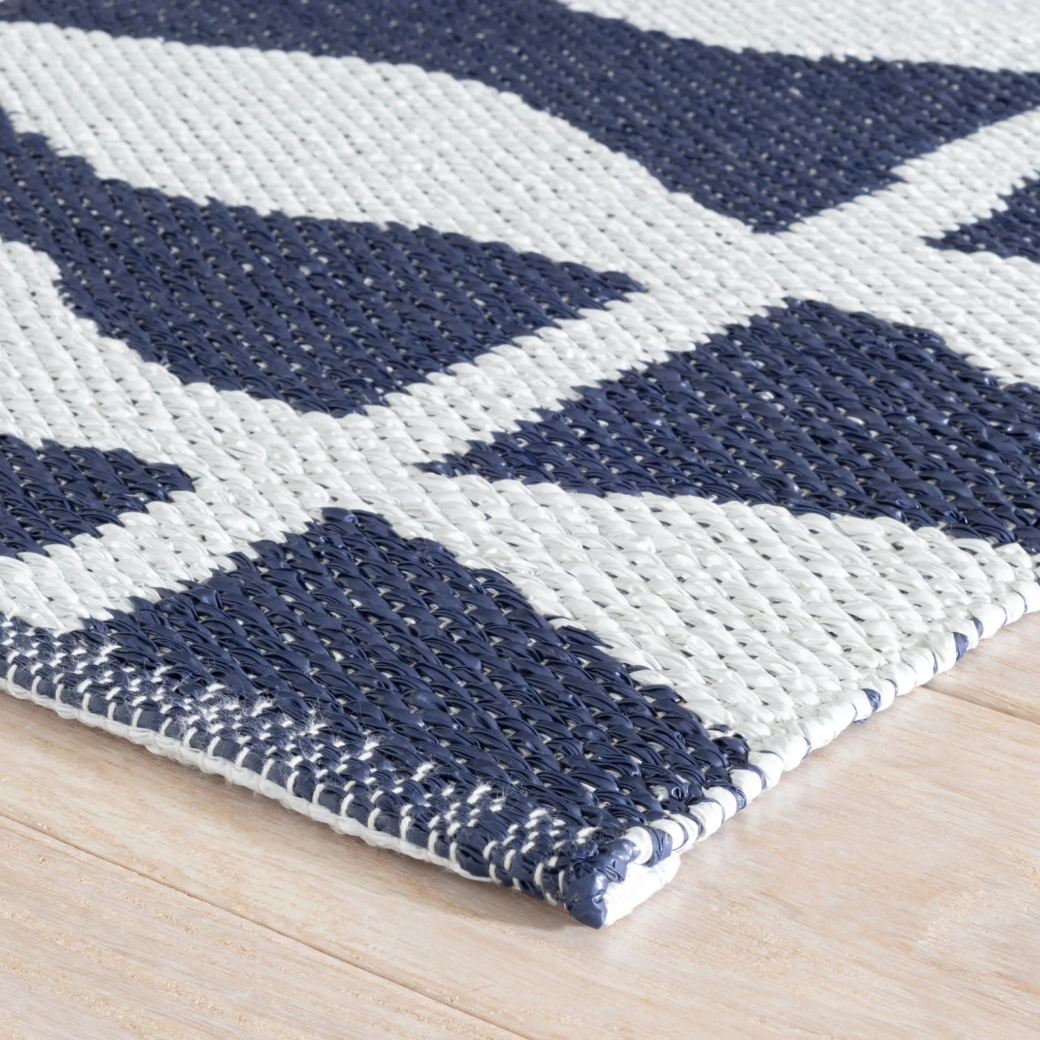 Circuit Handwoven Indoor/Outdoor Rug | Navy - Image 4