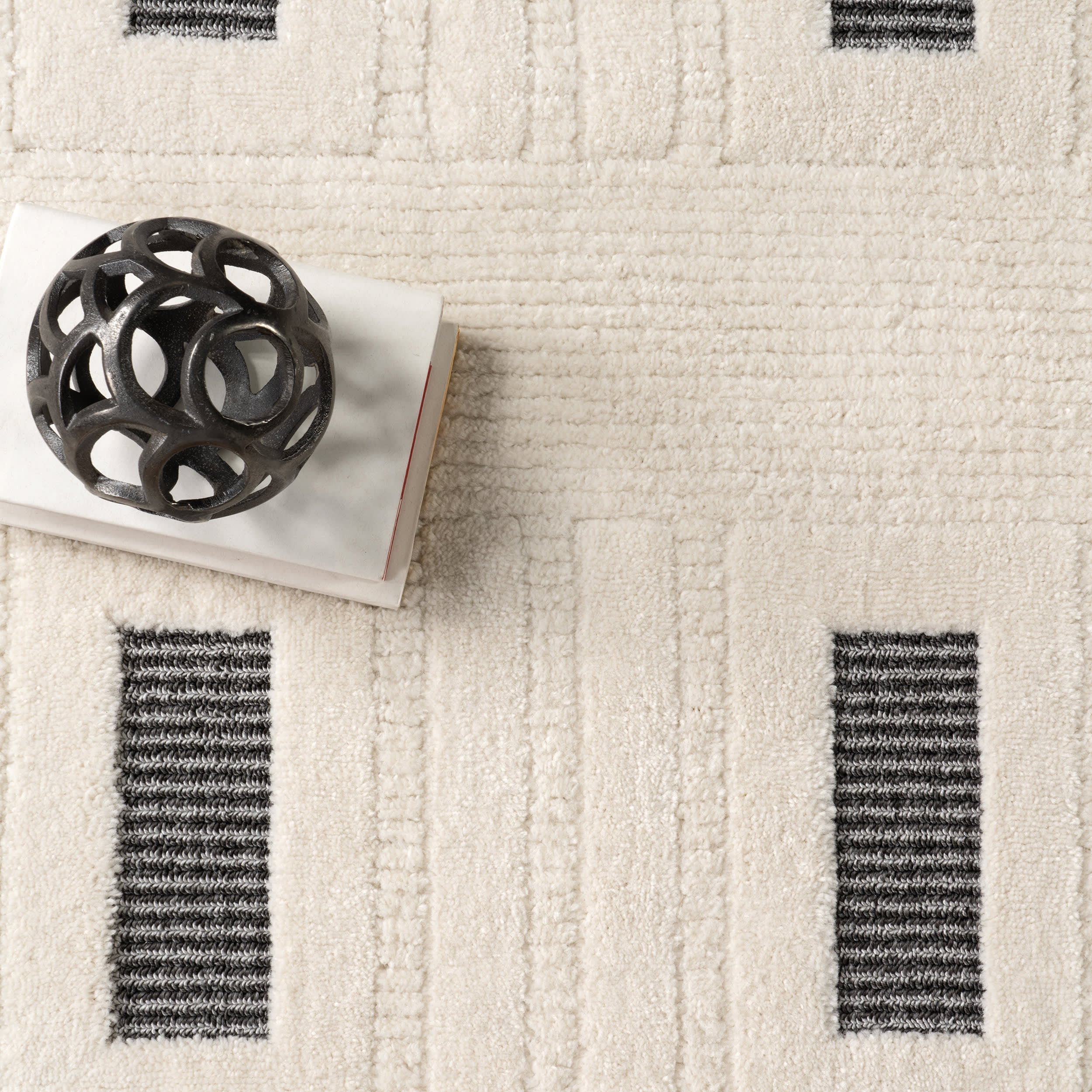 Cissy Geometric Tasseled Rug | Grey - Image 7