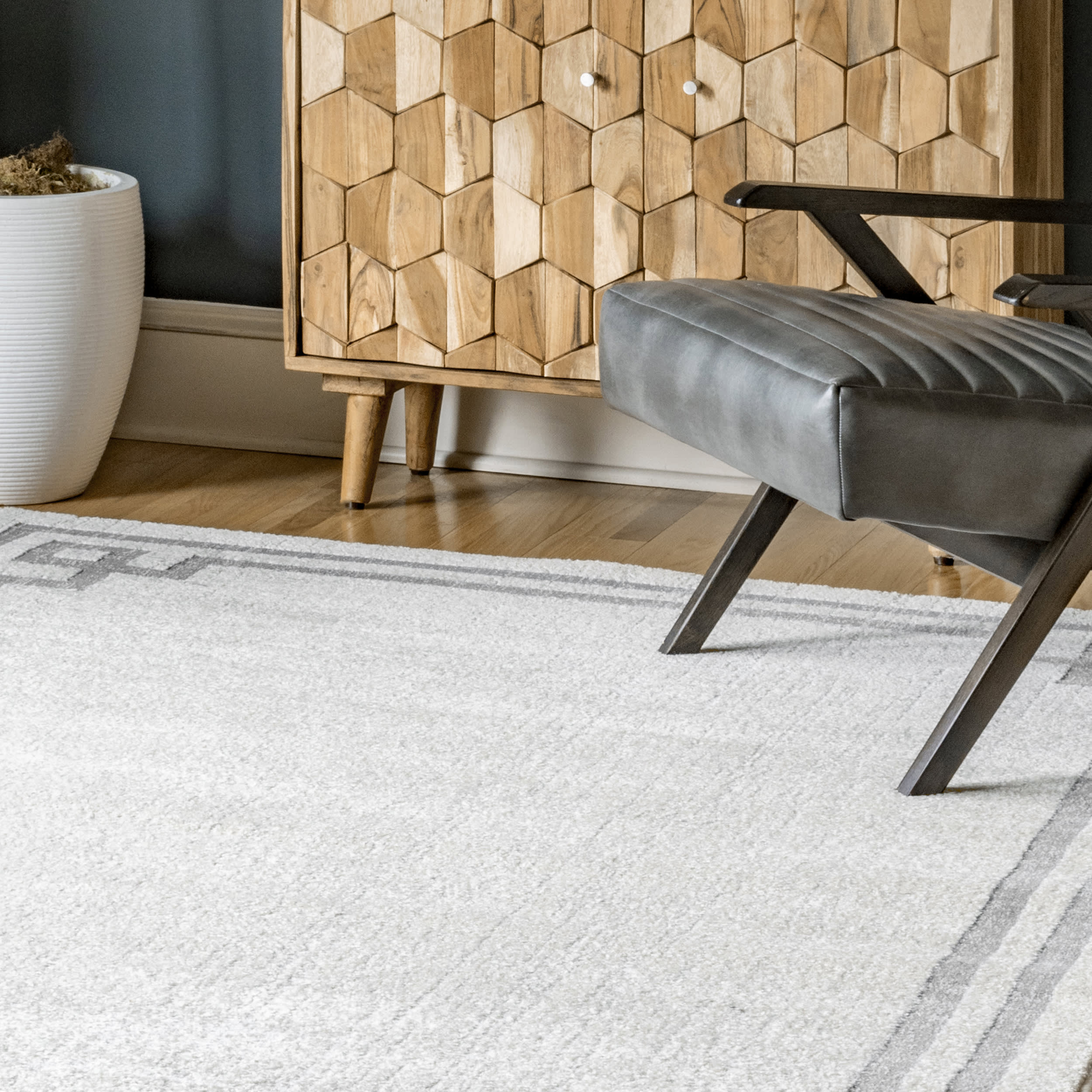 Classic Border Rug | Grey - Image 4