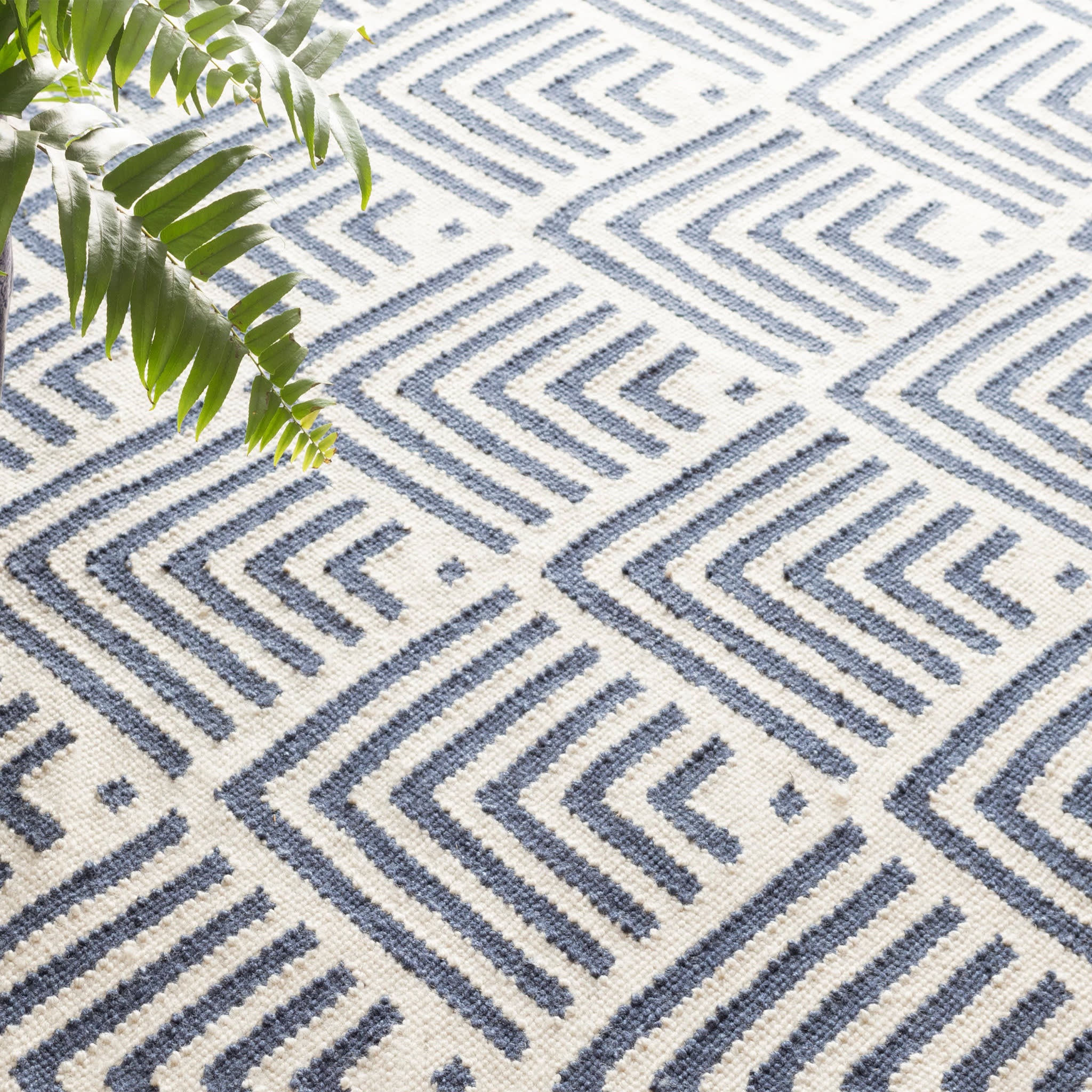 Cleo Handwoven Indoor/Outdoor Rug by Bunny Williams | Navy - Image 3