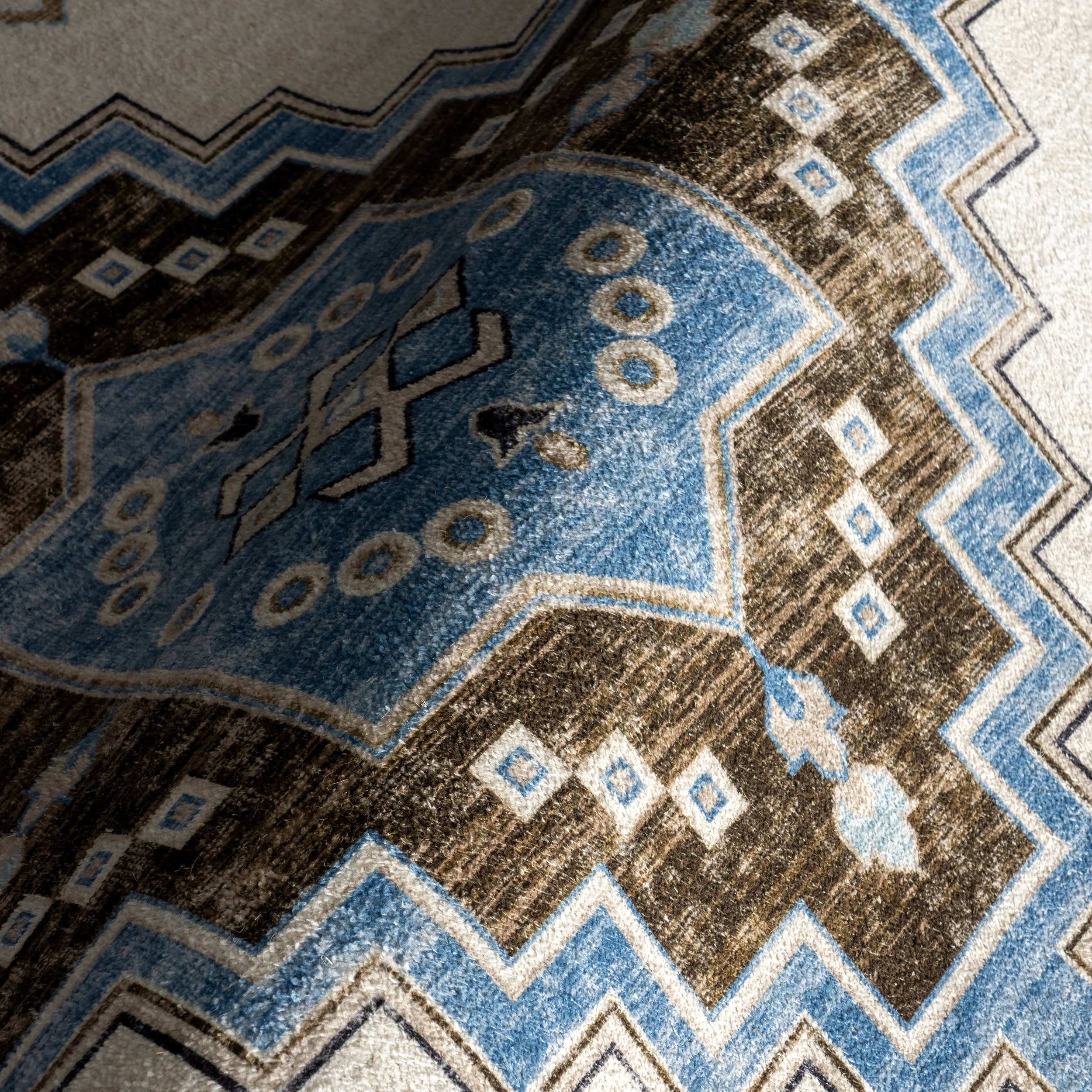 Clovebud Medallion Washable Rug | Blue - Image 3