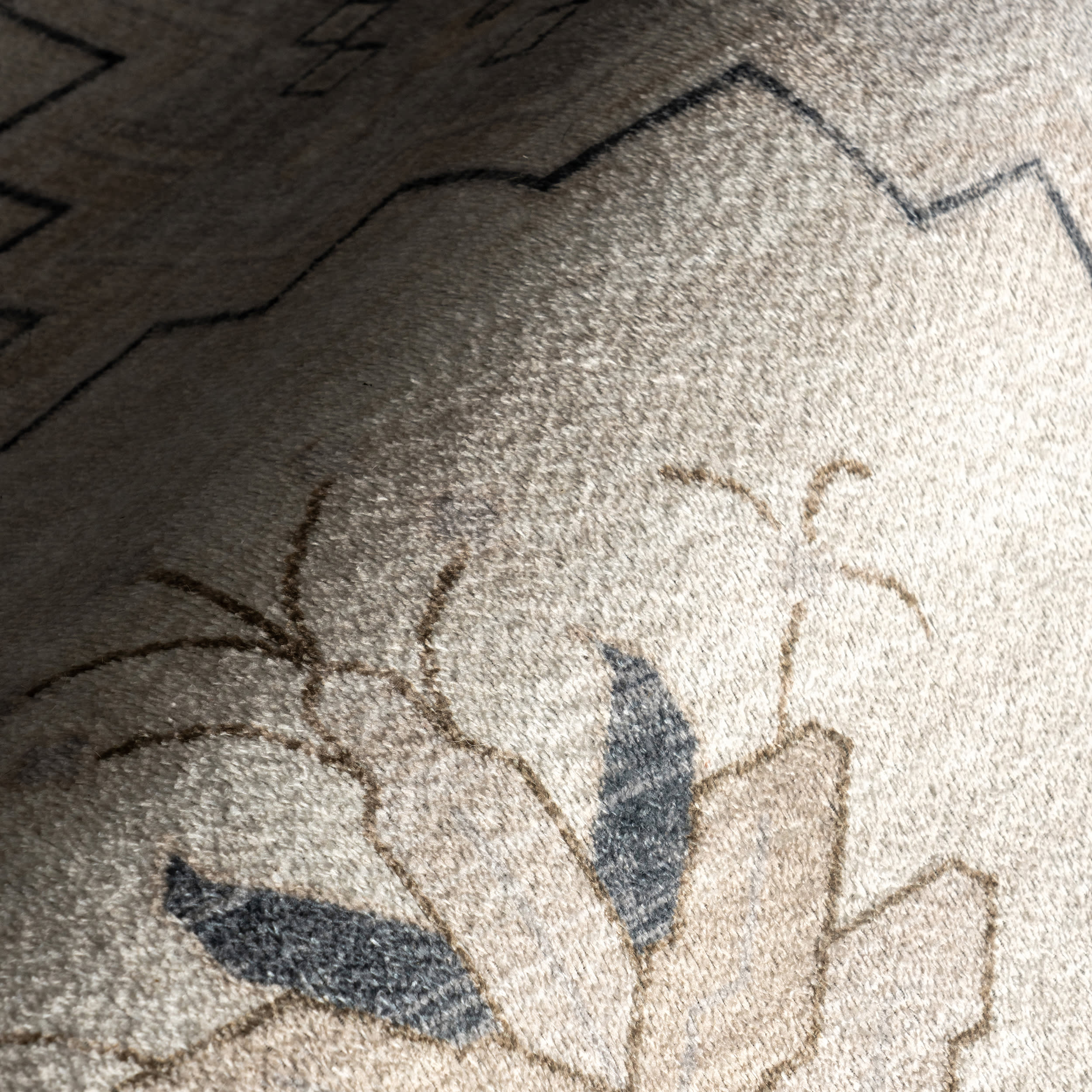 Clovebud Medallion Washable Rug | Grey - Image 3