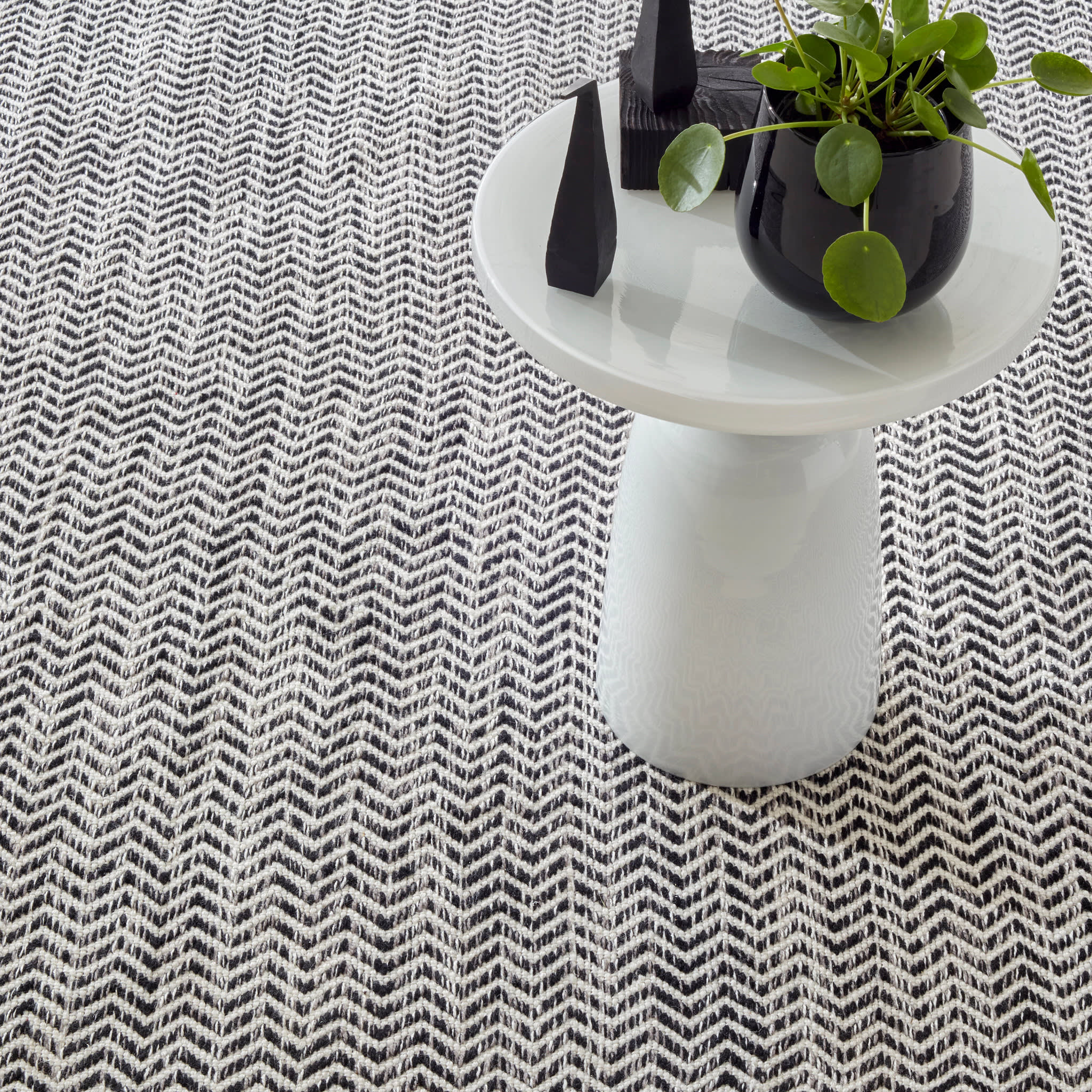 Coastal Handwoven Indoor/Outdoor Rug | Black - Image 5