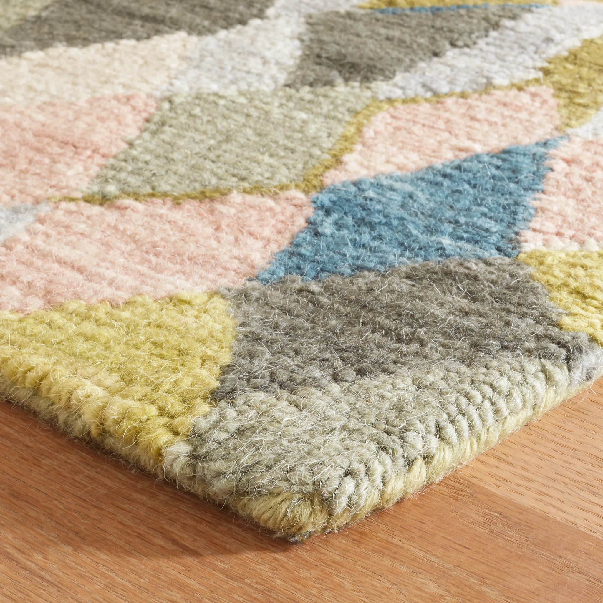 Deer Leap Hand Hooked Wool Rug | Coral - Image 7
