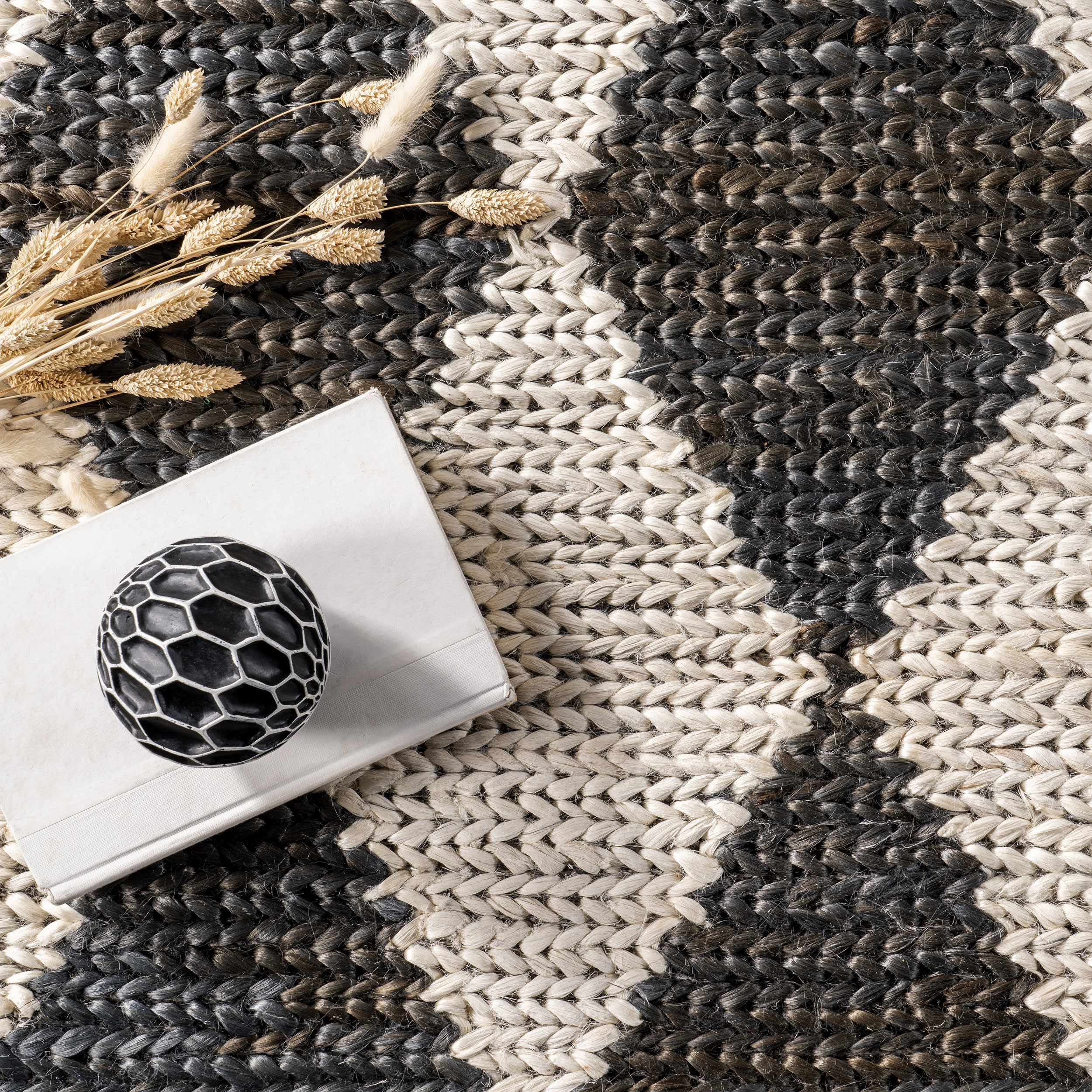 Deja Diamond Jute Trellis Rug | Charcoal - Image 7