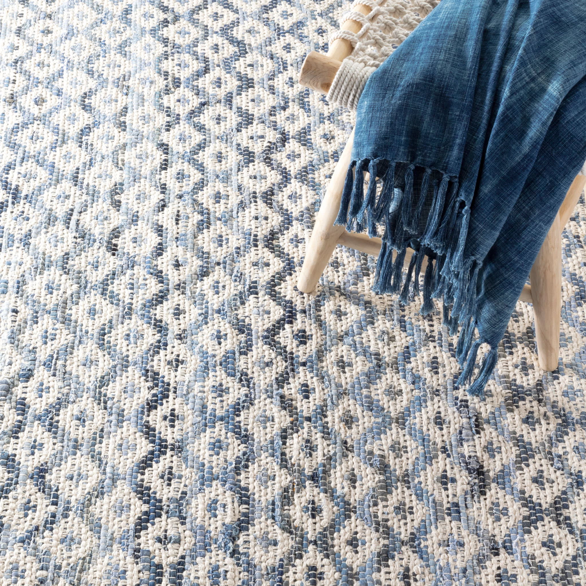Denim Rag Diamond Handwoven Cotton Rug | Ivory - Image 4