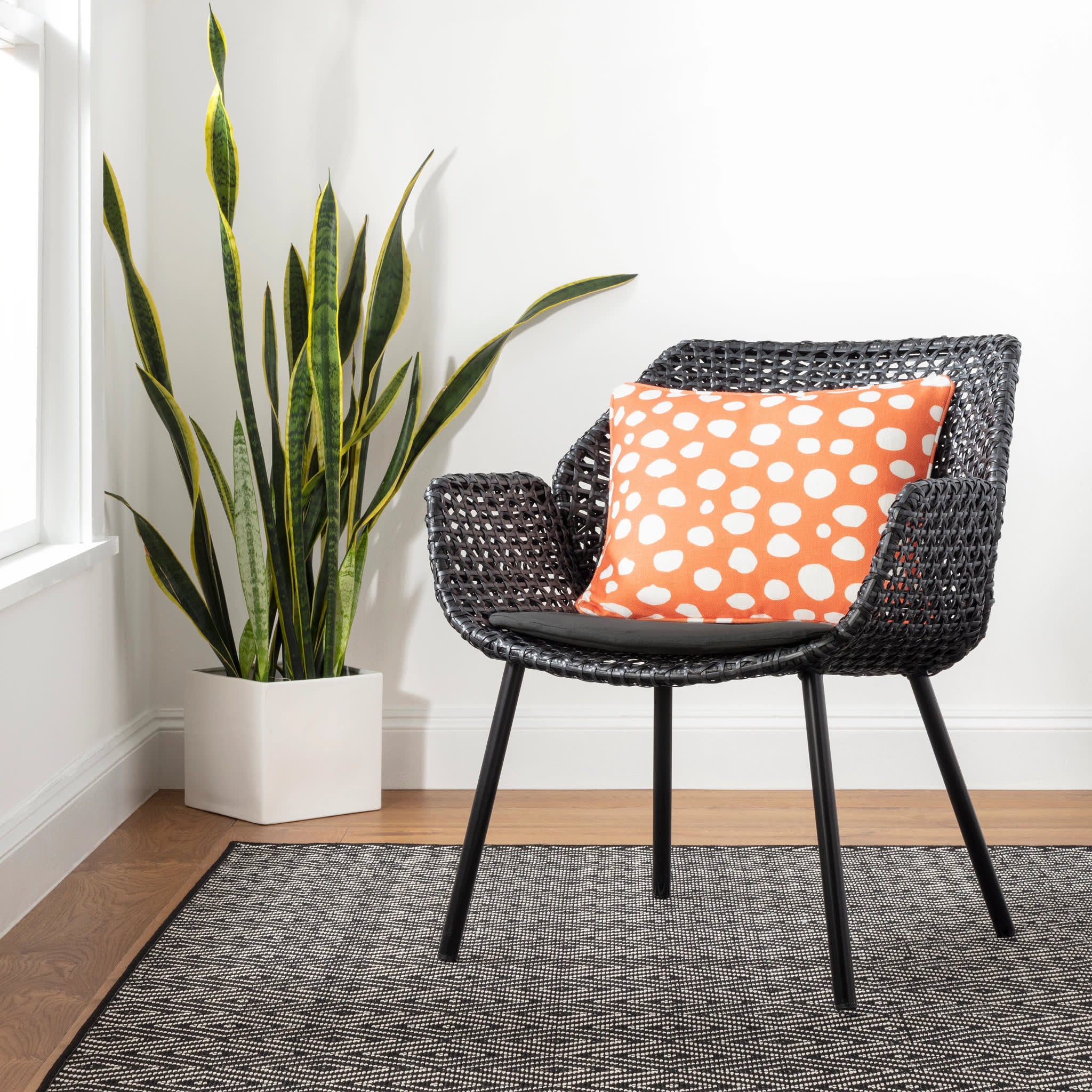 Diamond Handwoven Indoor/Outdoor Rug | Black/Ivory - Image 2