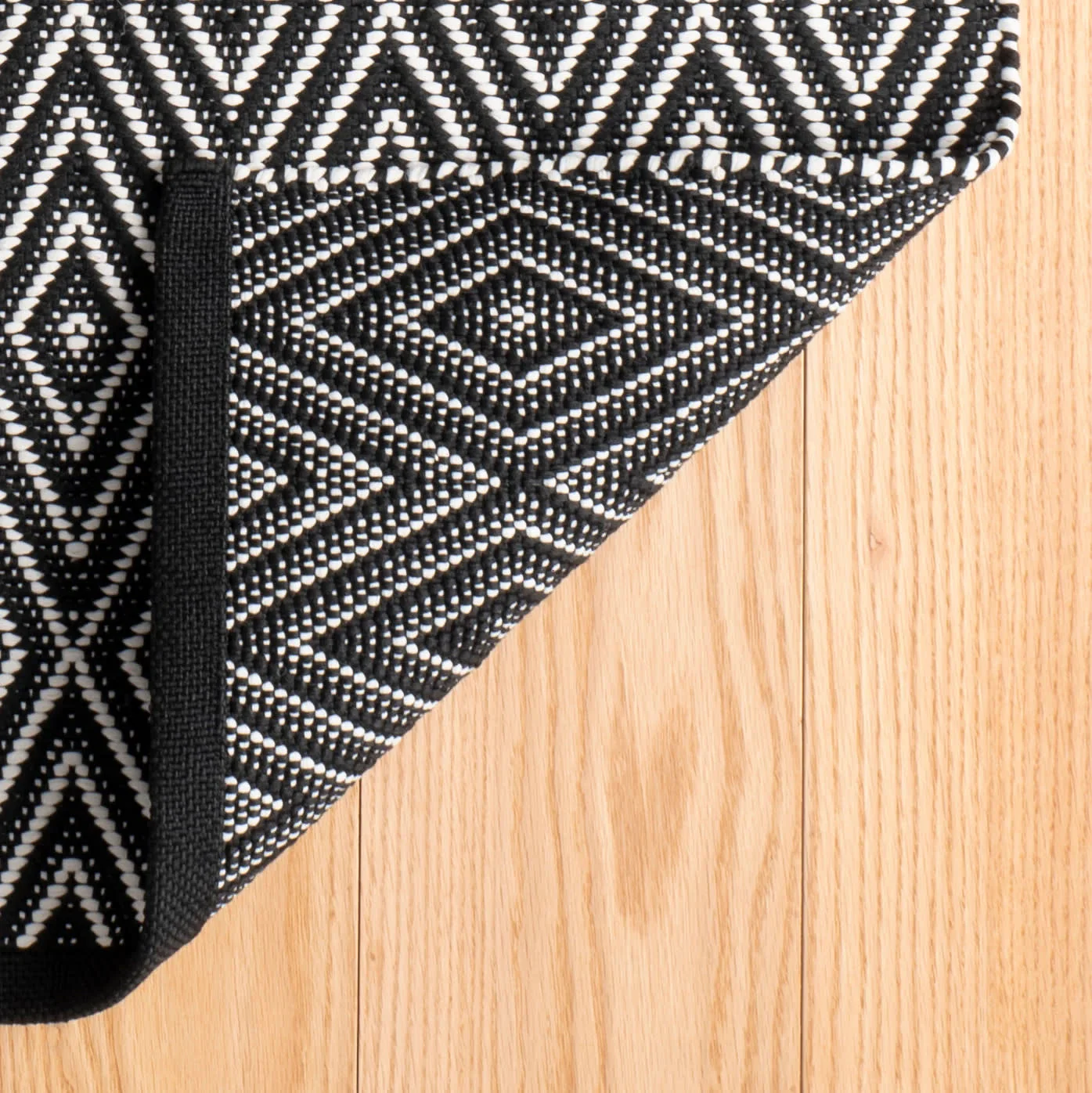 Diamond Handwoven Indoor/Outdoor Rug | Black/Ivory - Image 6