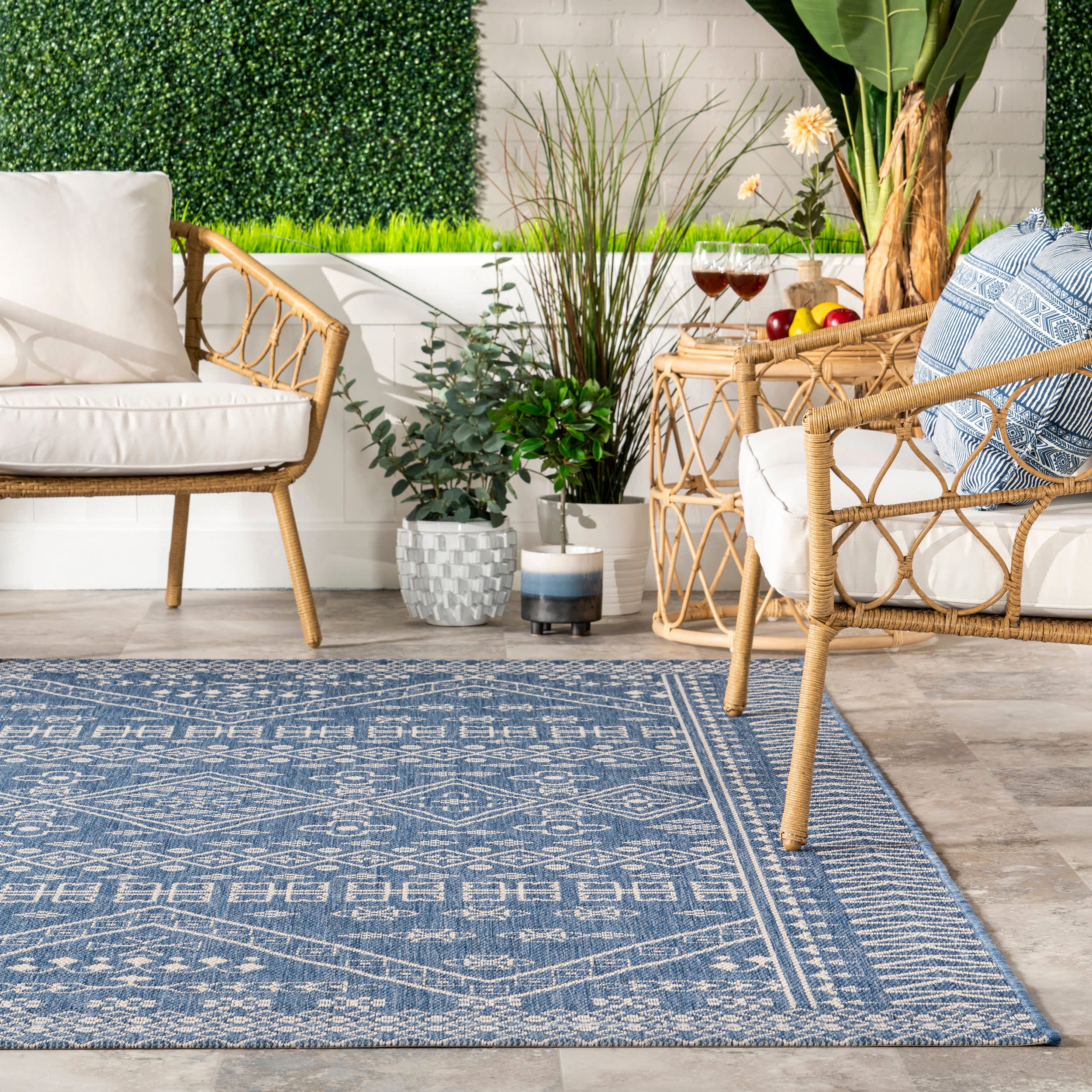 Diamond Bordered Indoor/Outdoor Rug | Blue - Image 4