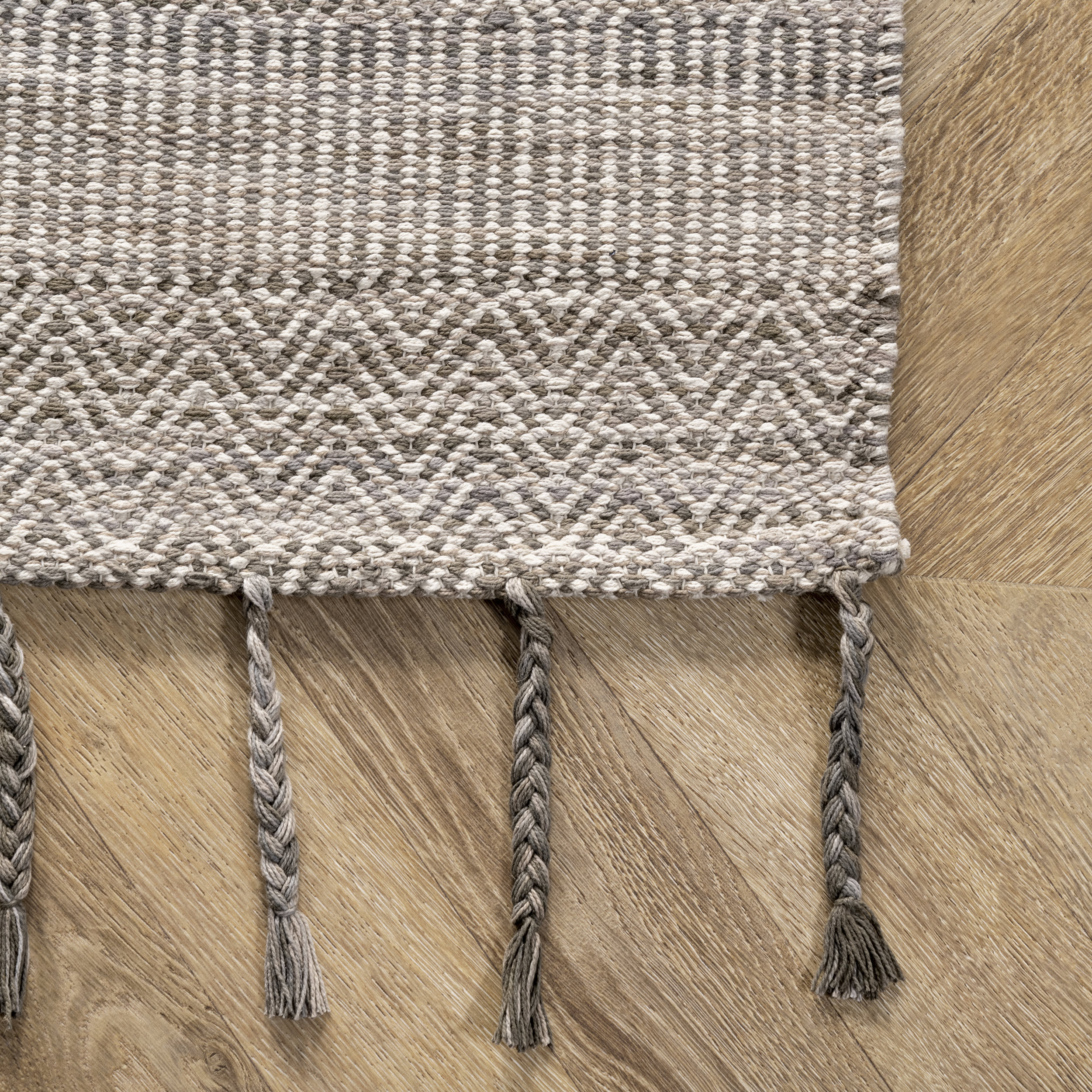 Diamond Chevron Bands Tasseled Rug | Beige - Image 3