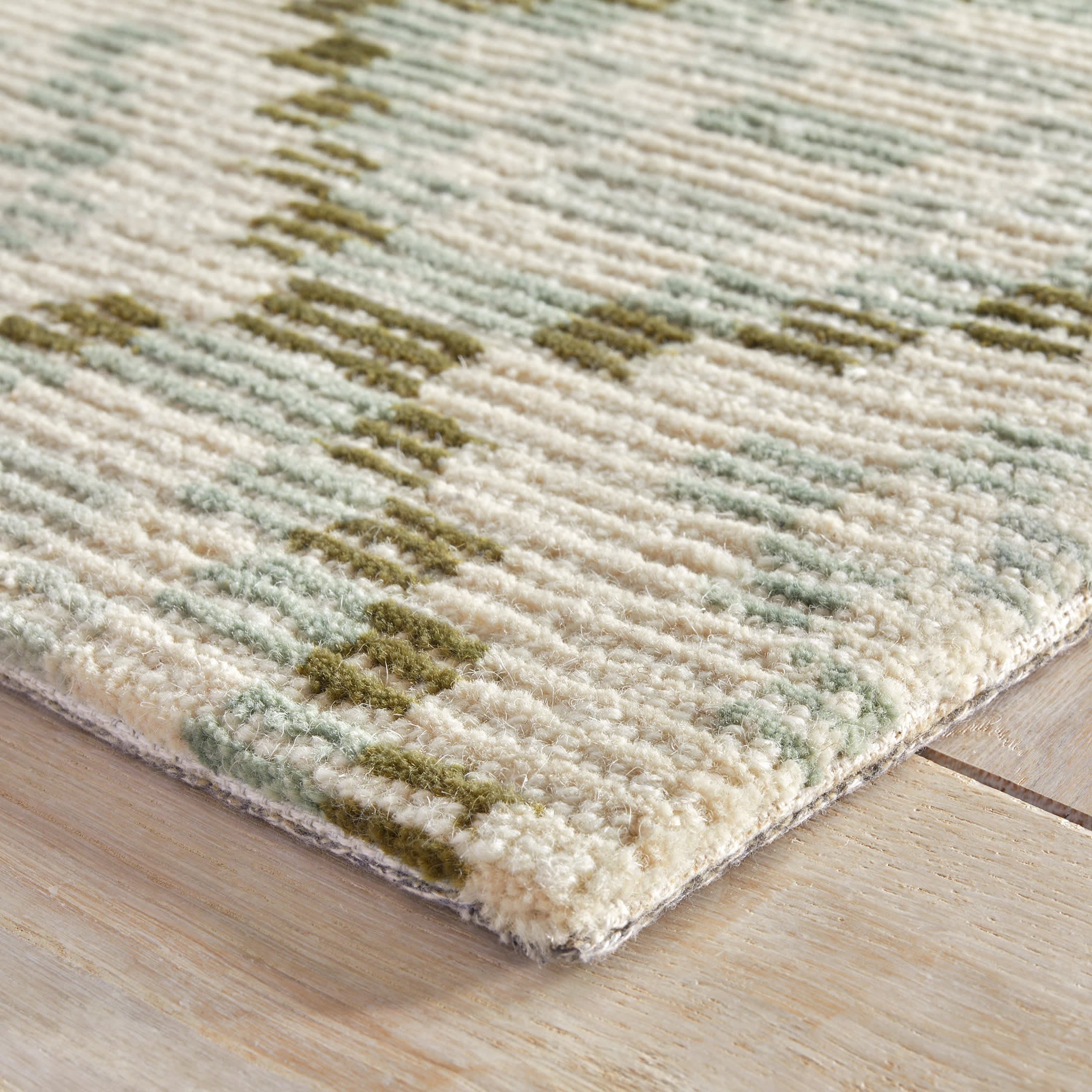 Diamond Cove Hand Tufted Wool Rug | Green - Image 5