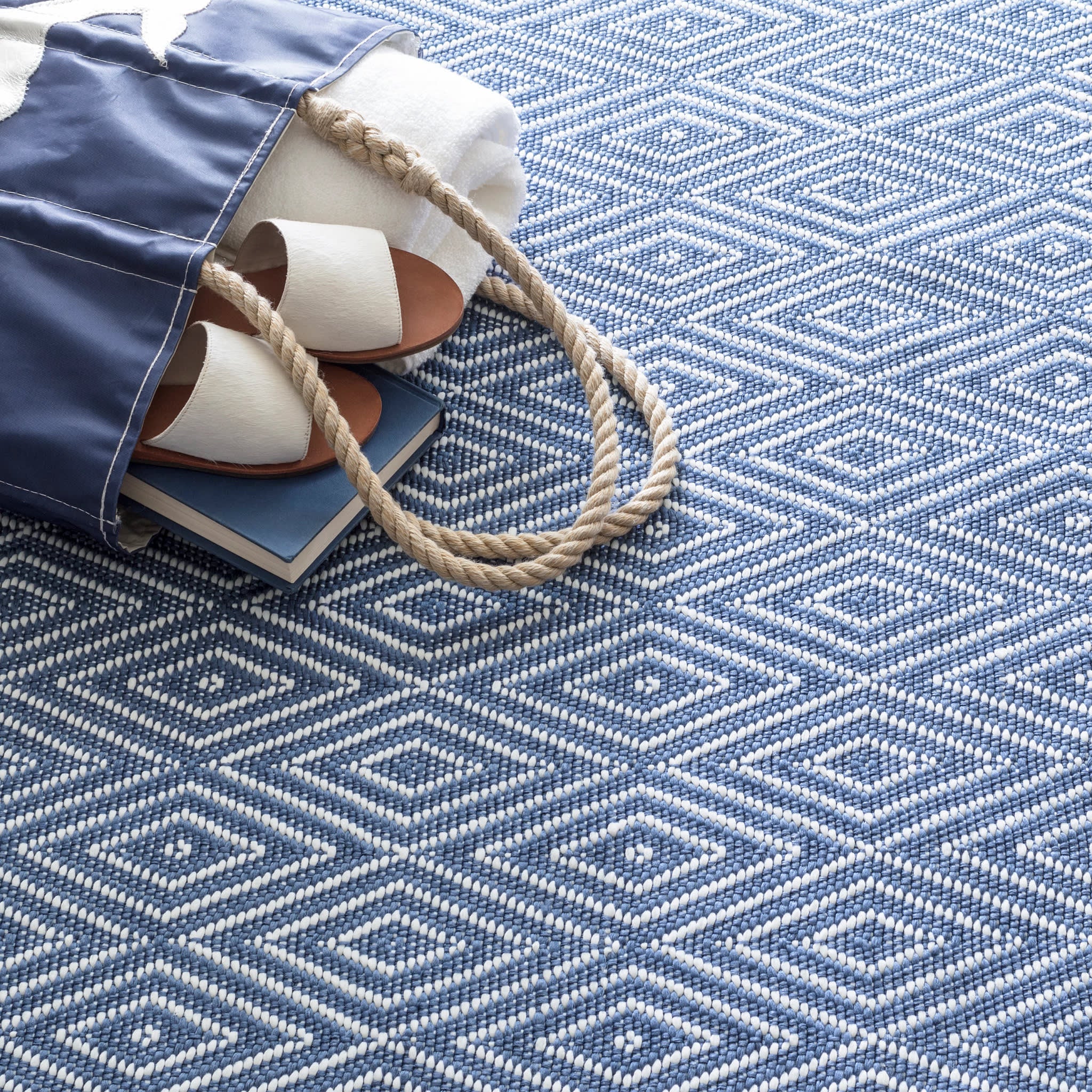 Diamond Handwoven Indoor/Outdoor Rug | Denim/White - Image 4