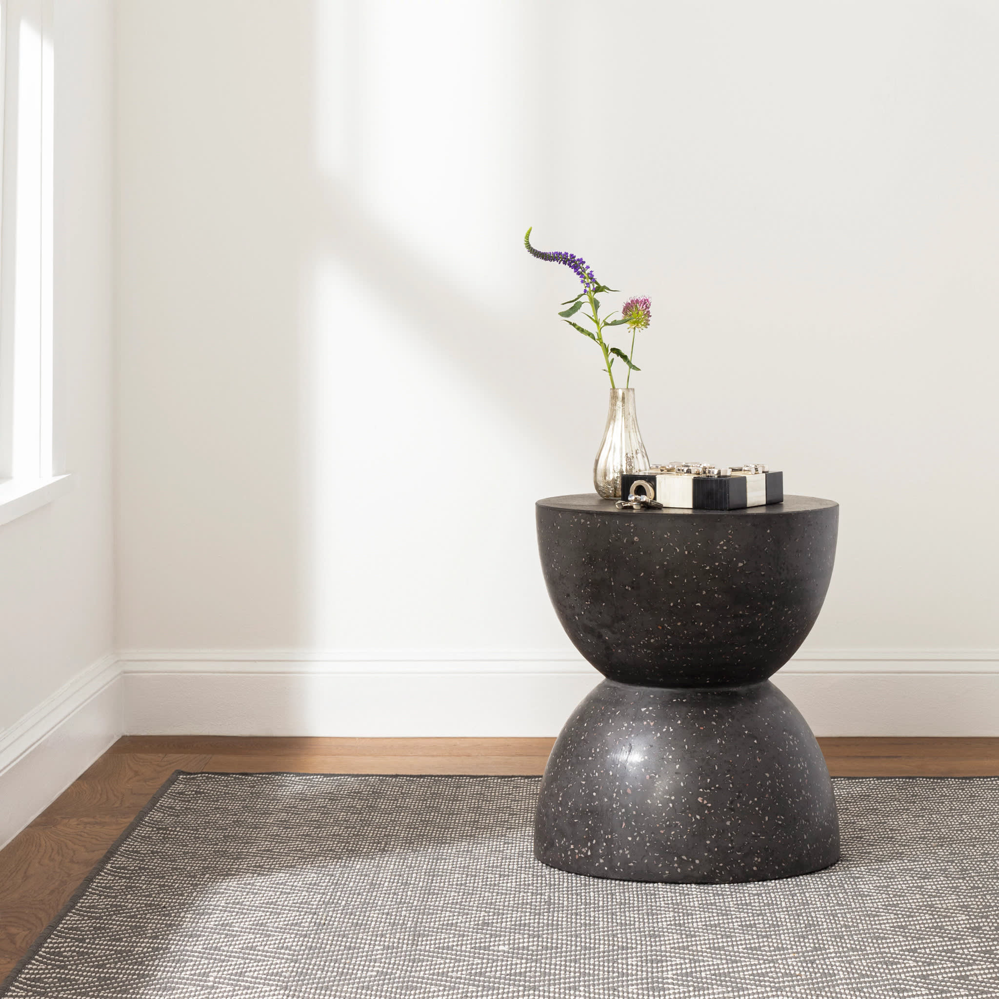 Diamond Handwoven Indoor/Outdoor Rug | Graphite/Ivory - Image 2