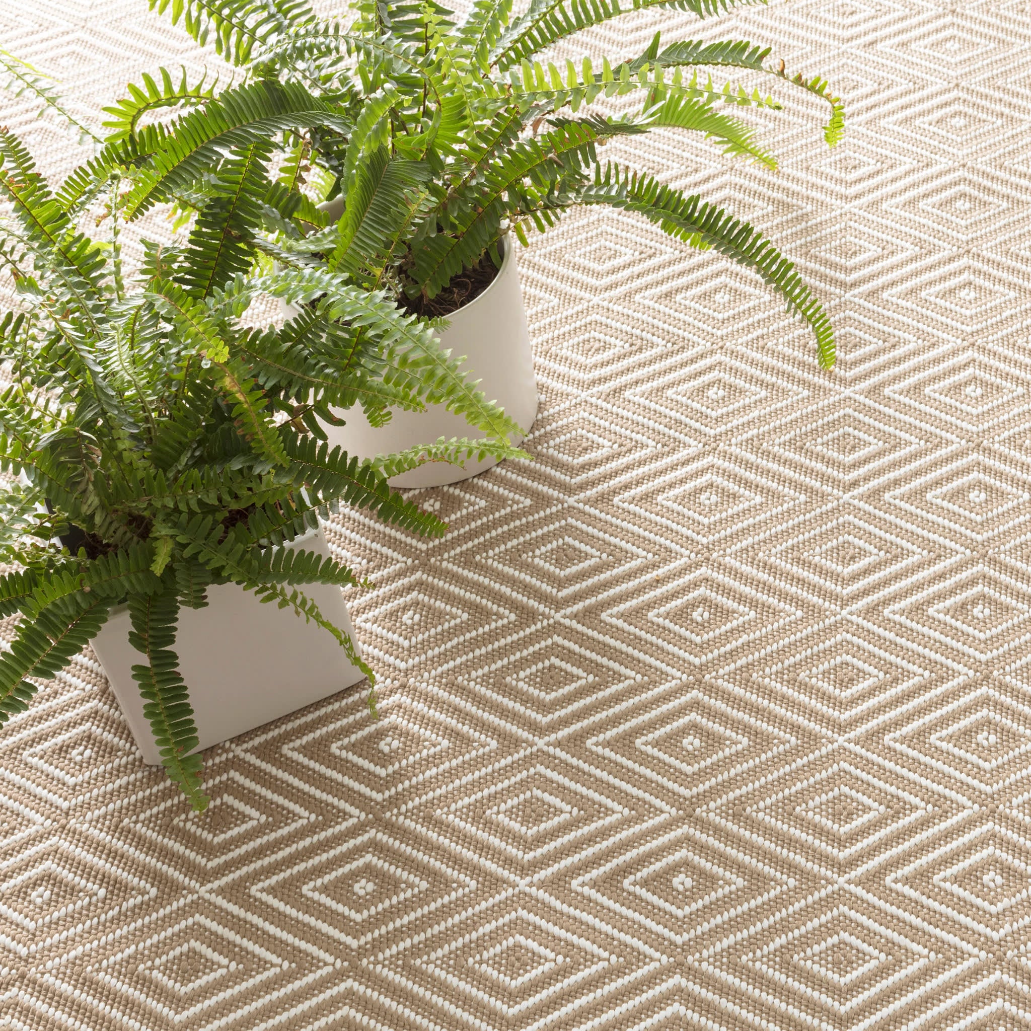 Diamond Handwoven Indoor/Outdoor Rug | Khaki/White - Image 2