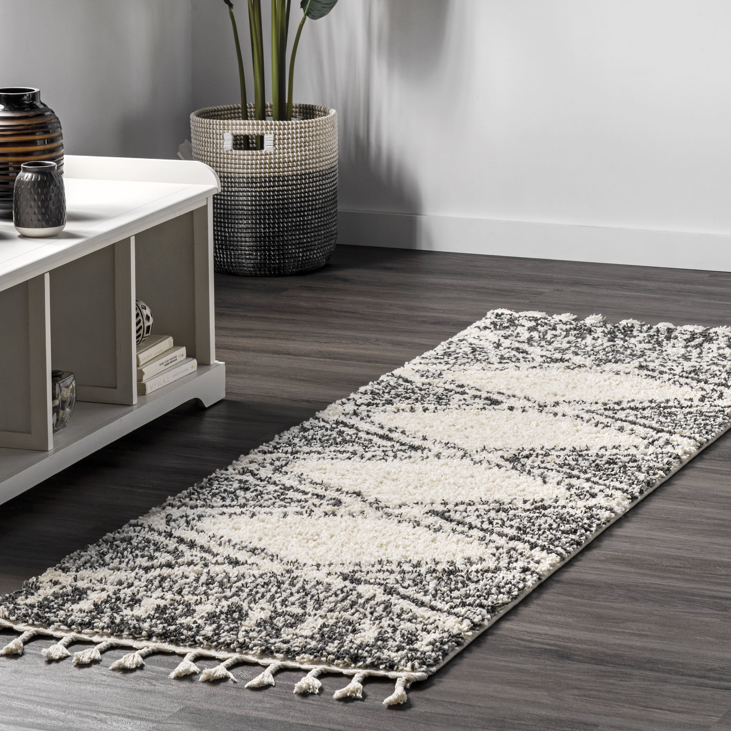 Diamond Lattice Tassel Rug | Off White - Image 2