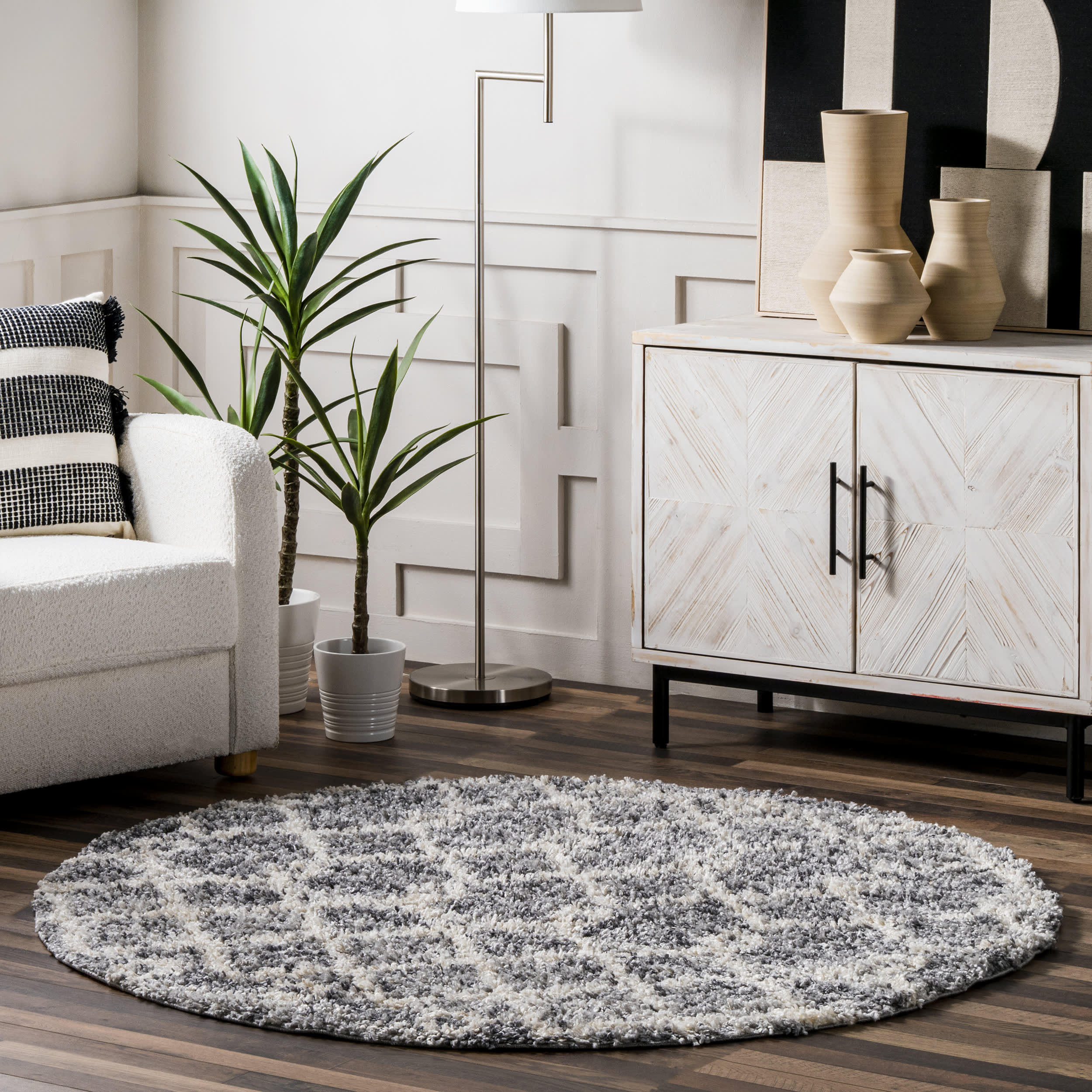 Diamond Moroccan Shag With Tassels Rug | Grey - Image 2
