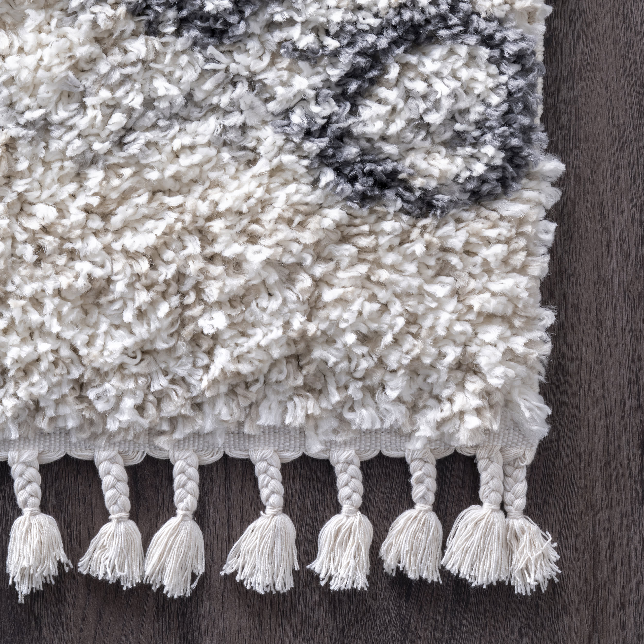 Diamond Moroccan Shag With Tassels Rug | Ivory - Image 3