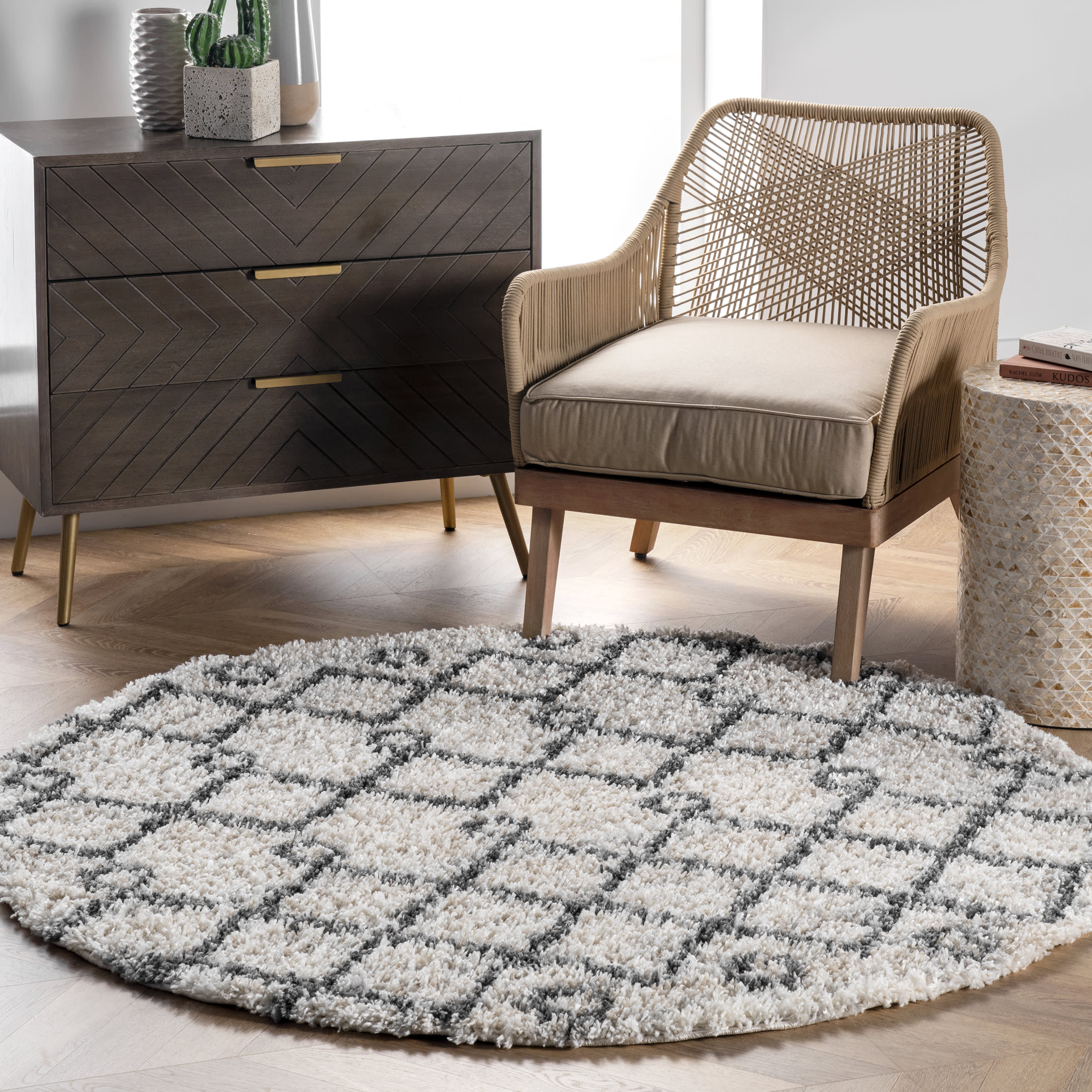 Diamond Moroccan Shag With Tassels Rug | Ivory - Image 2