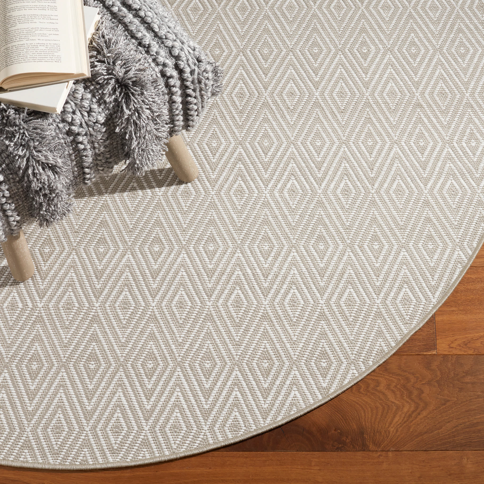 Diamond Handwoven Indoor/Outdoor Rug | Platinum/White - Image 5