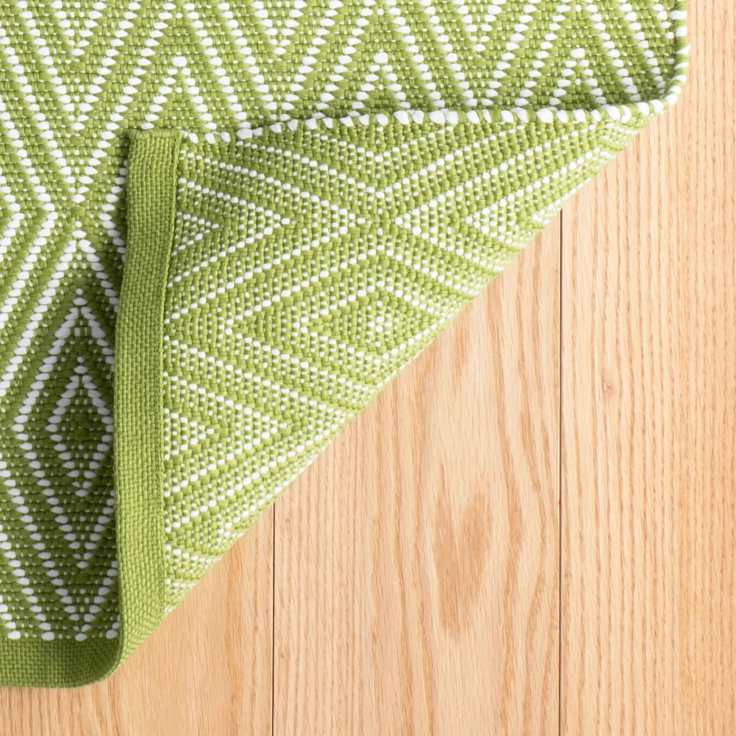 Diamond Handwoven Indoor/Outdoor Rug | Sprout/White - Image 7