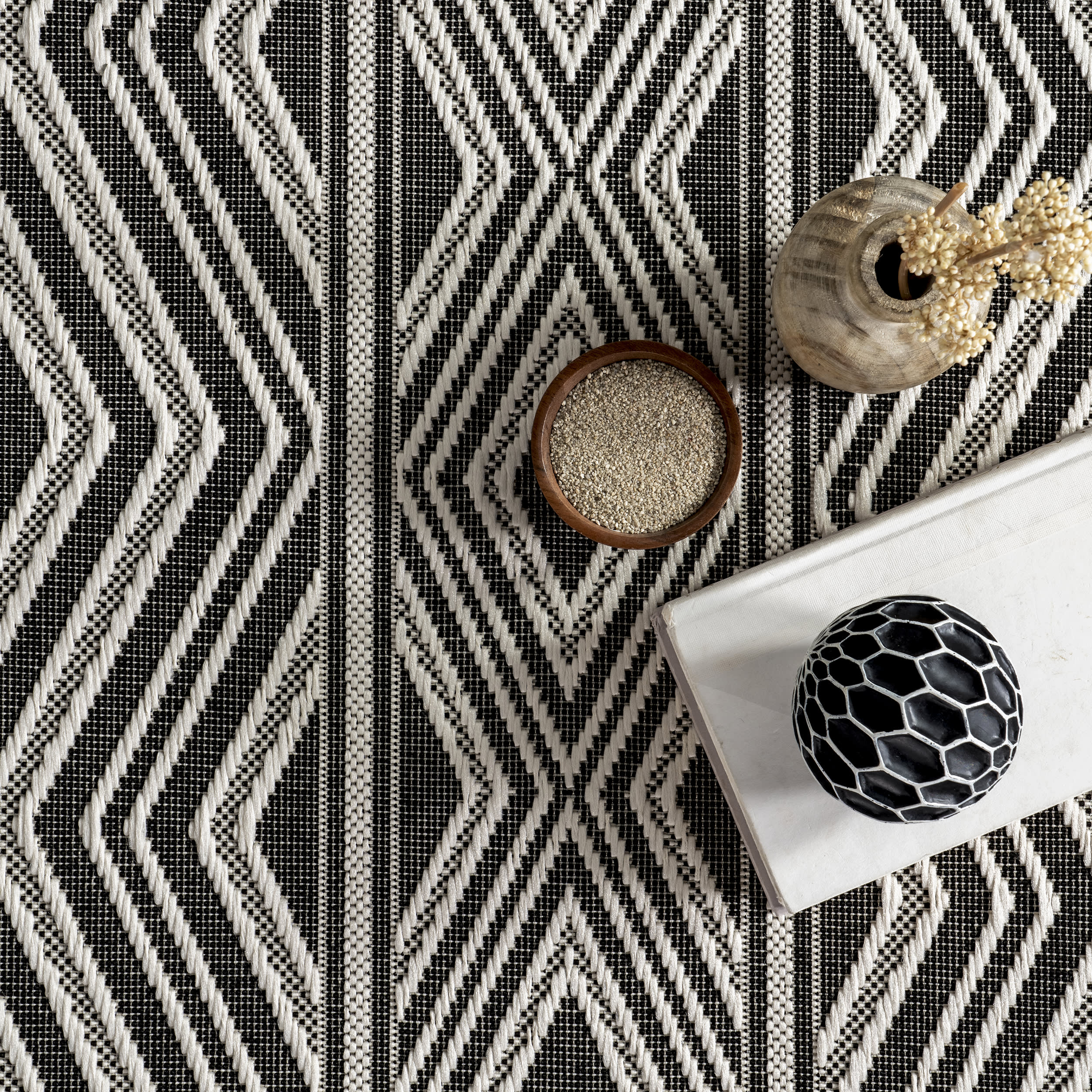 Diamondback Indoor/Outdoor Rug | Black - Image 7