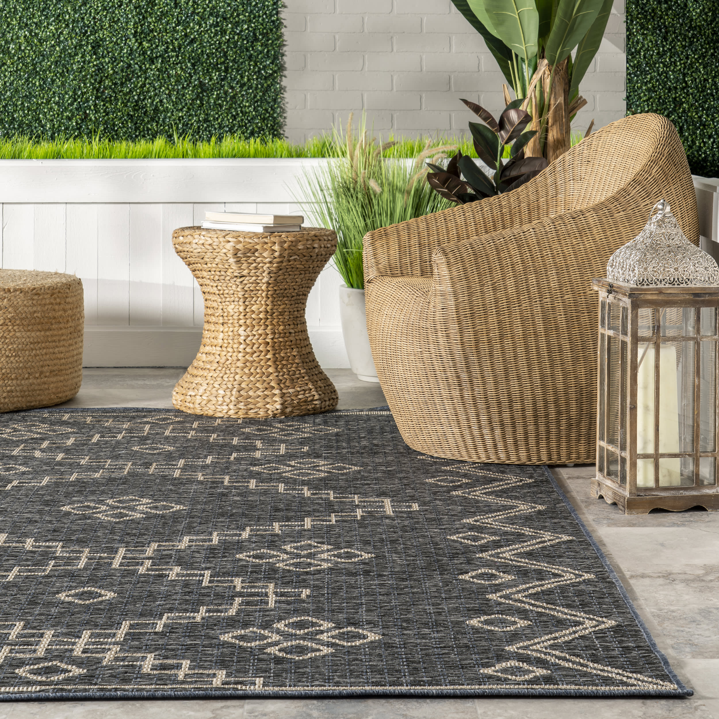 Diamonded Helix Indoor/Outdoor Rug | Charcoal - Image 4
