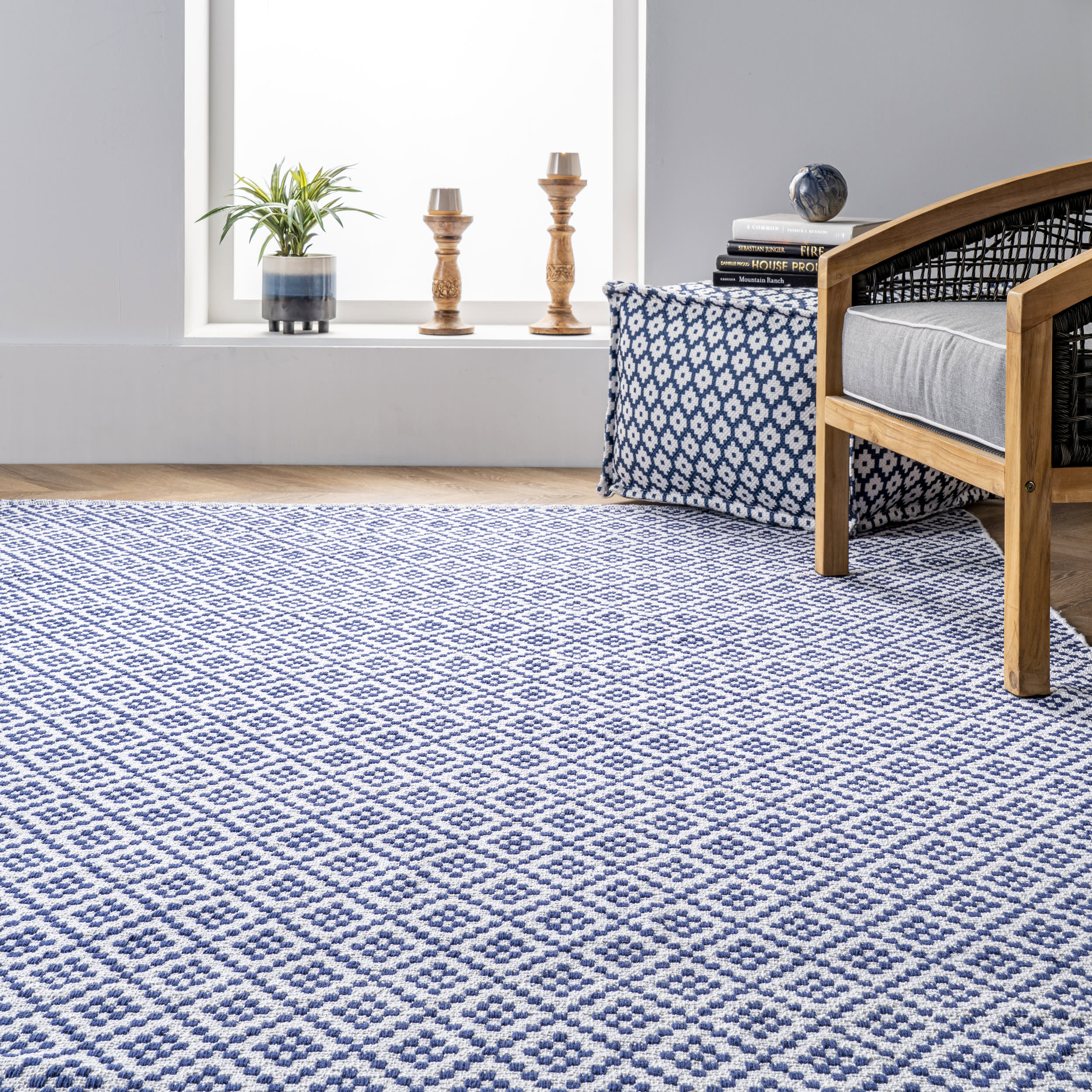 Diamonds Cotton Trellis Flatwoven Rug | Navy - Image 4