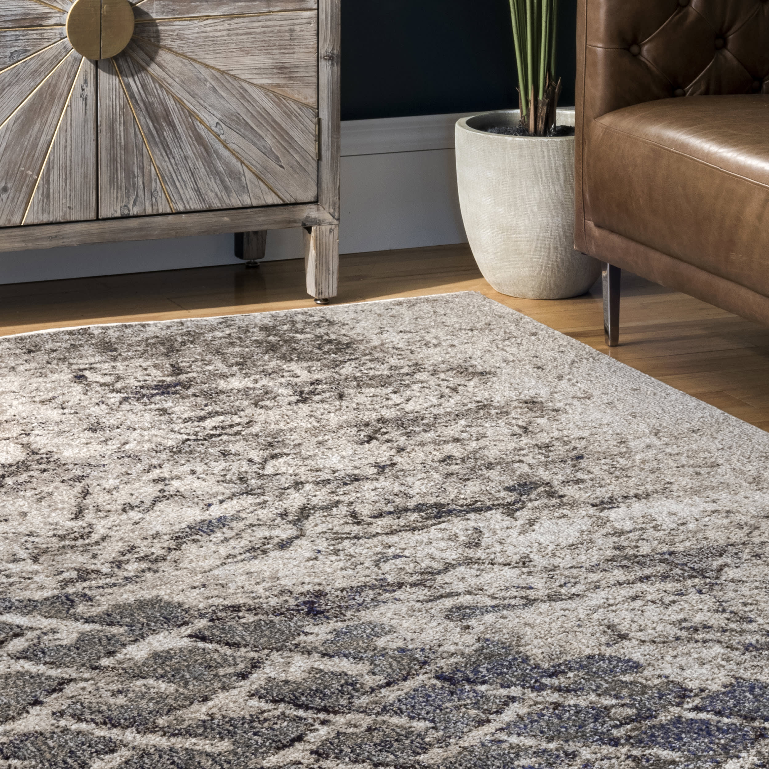 Distressed Trellis Rug | Grey - Image 4
