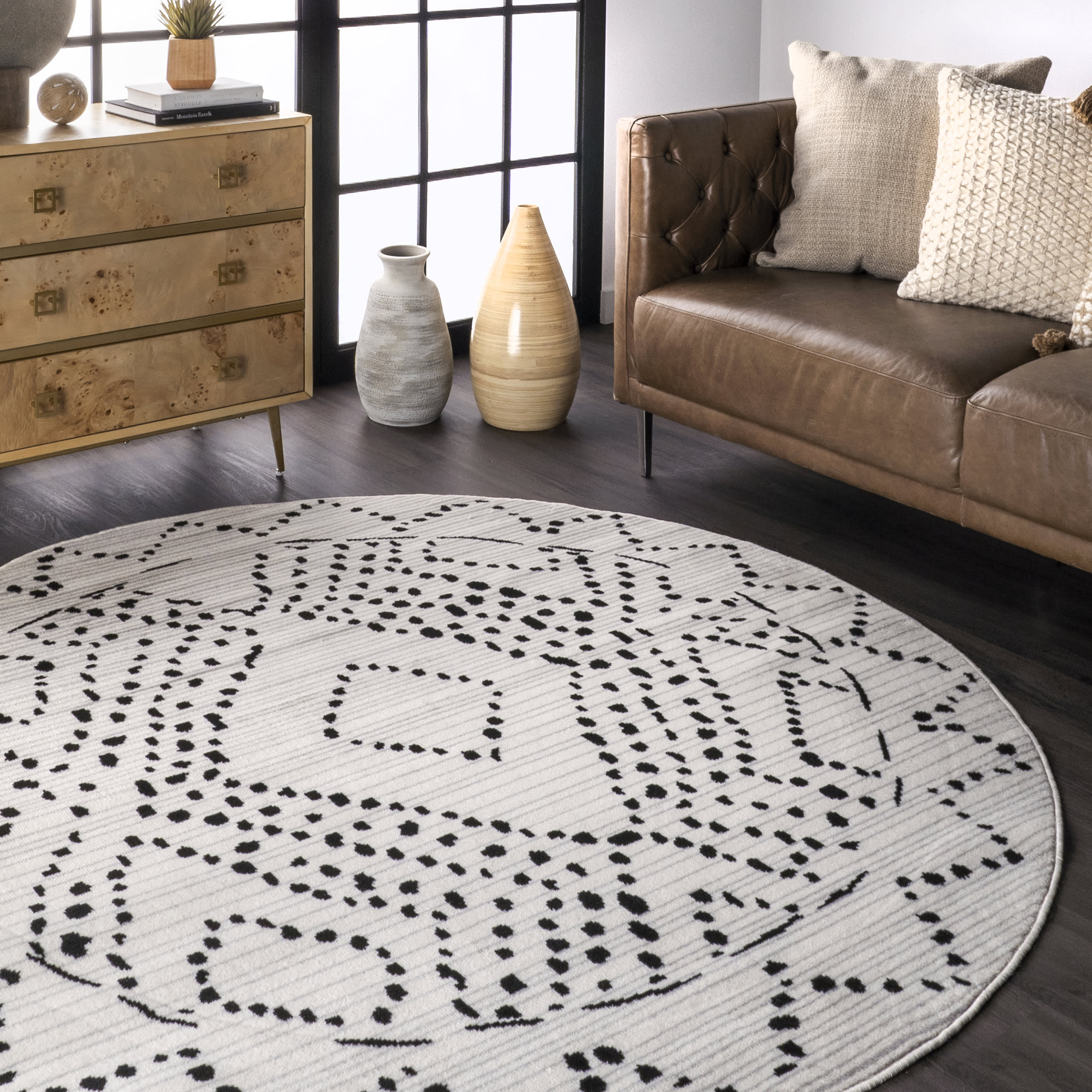 Dotted Diamond Trellis Rug | Black - Image 2