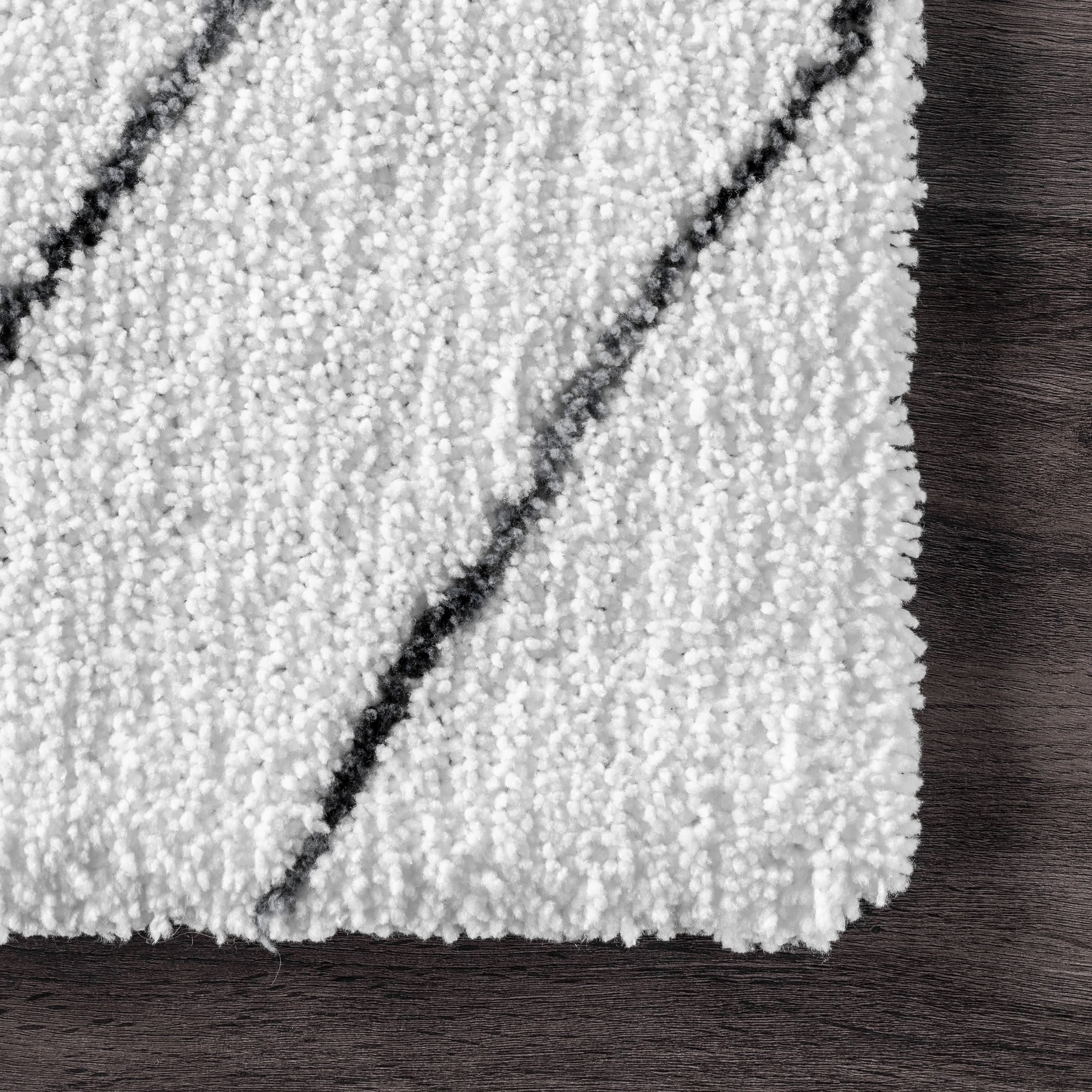 Double Diamond Lattice Shag Rug | White - Image 2