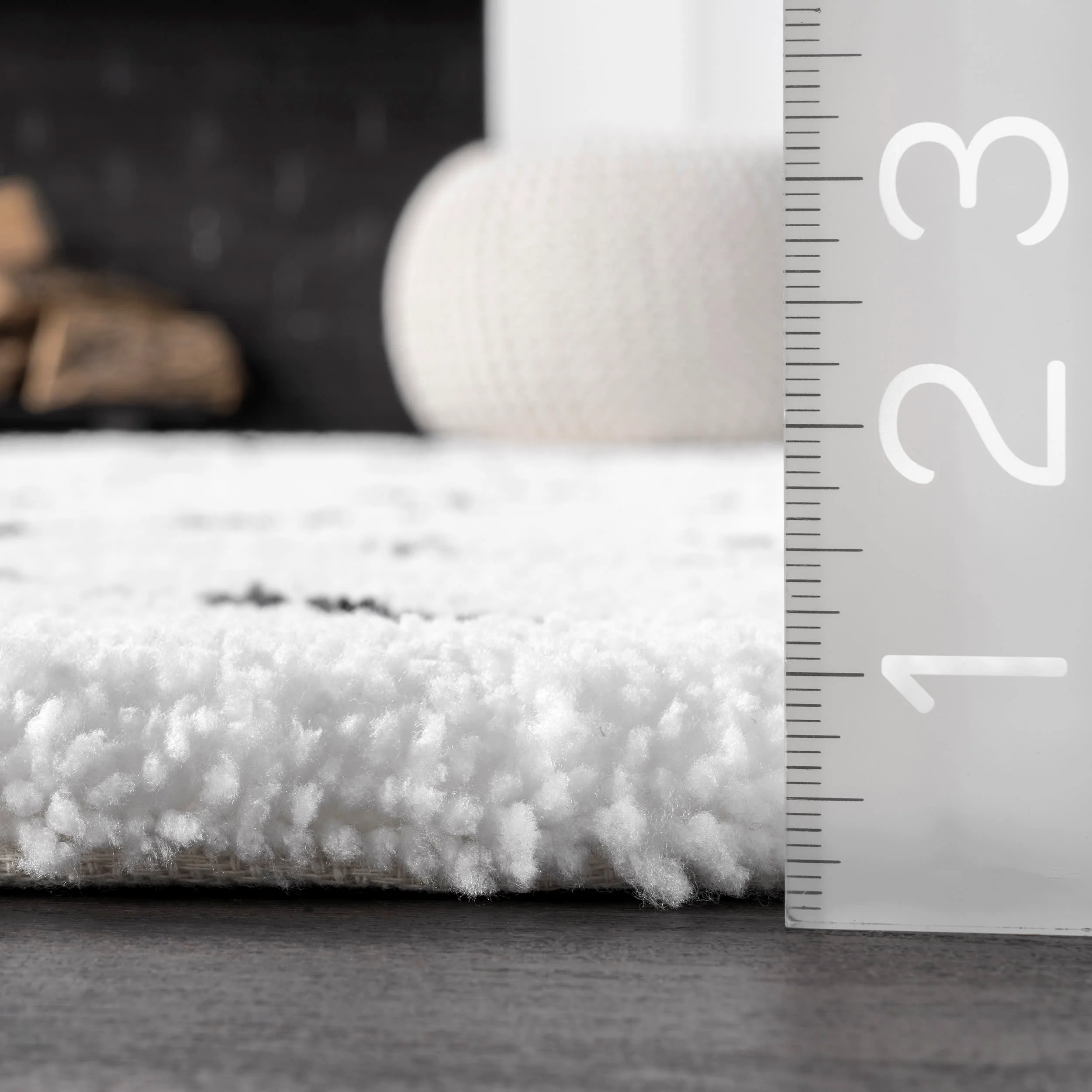 Double Diamond Lattice Shag Rug | White - Image 4