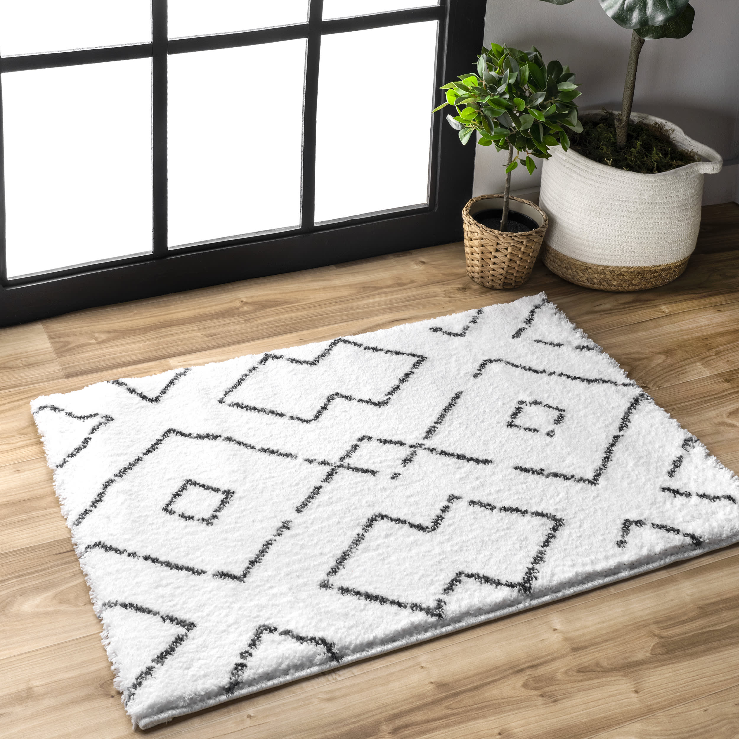 Double Diamond Lattice Shag Rug | White - Image 5