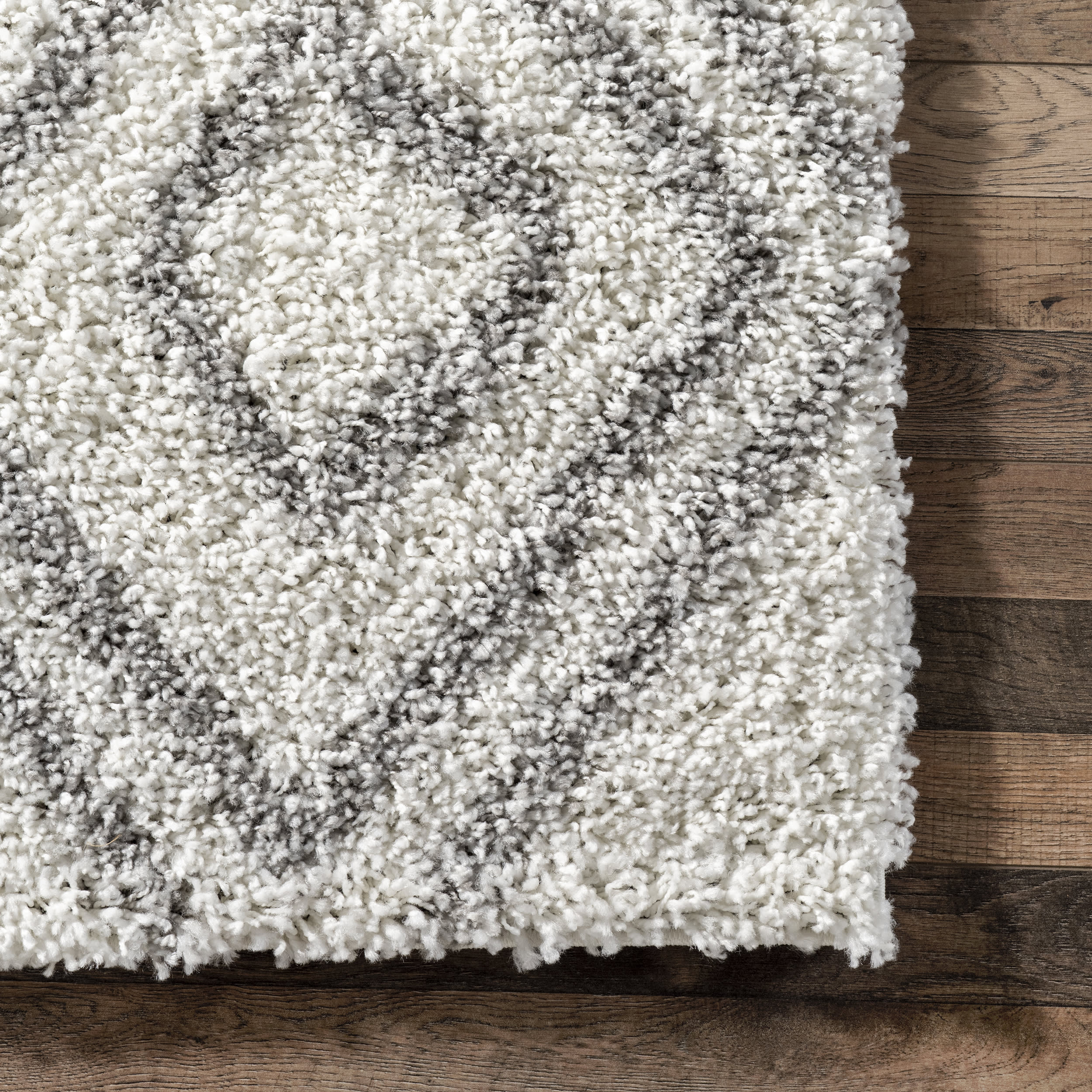 Double Diamond Shag Rug | White - Image 3