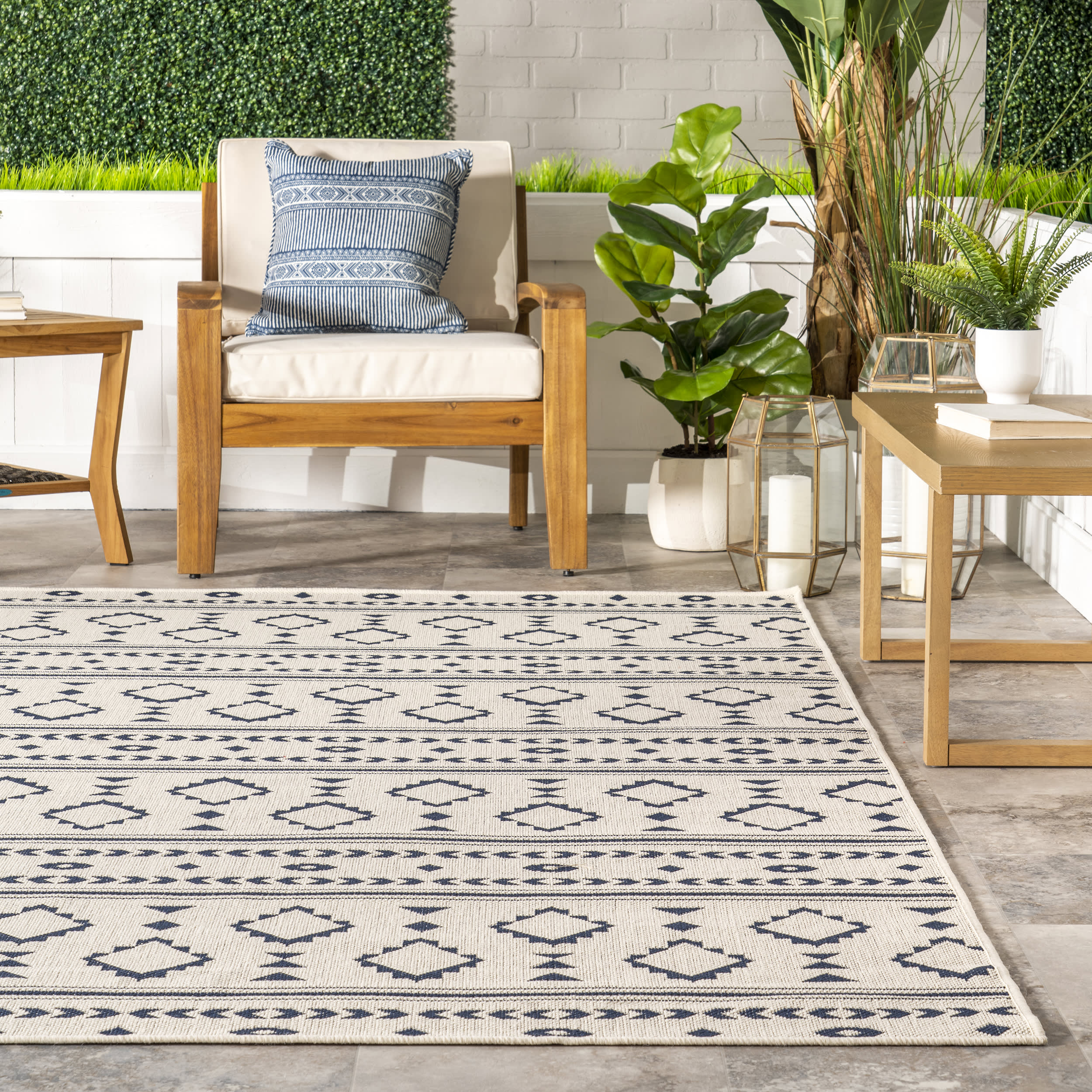 Droplet Striped Indoor/Outdoor Rug | Light Grey - Image 4