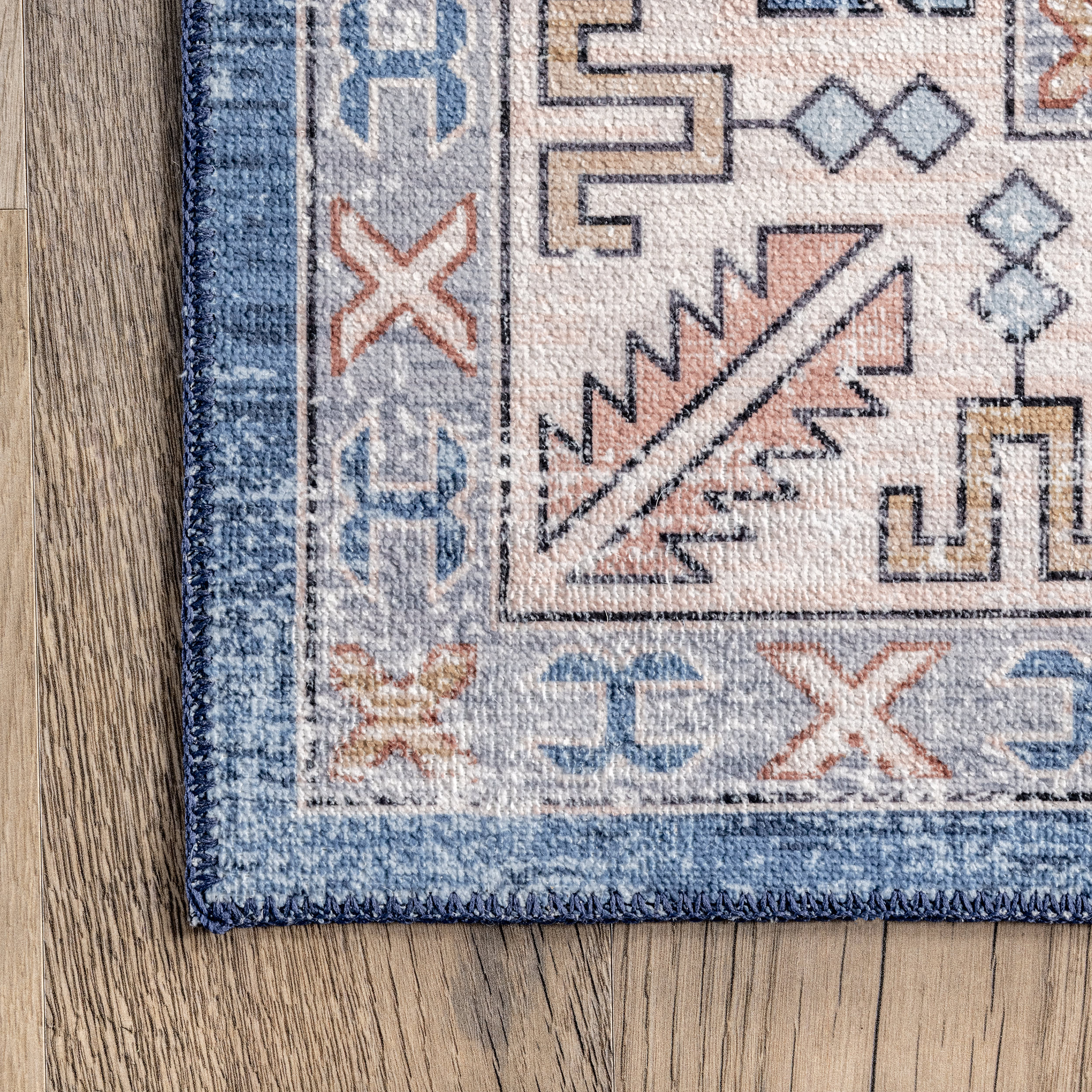 Eboni Traditional Washable Rug | Blue - Image 3