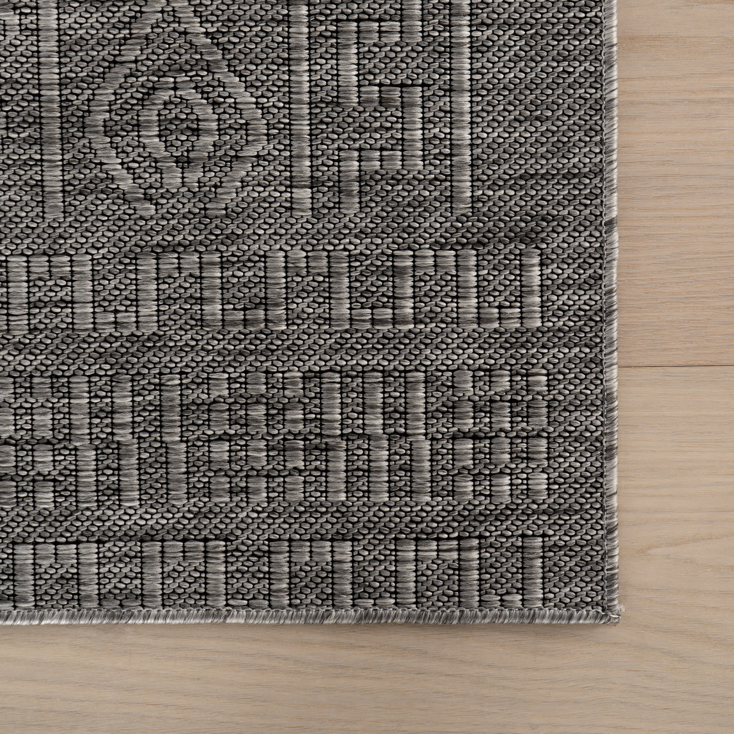 Eiraz Contemporary Solid Indoor/Outdoor Rug | Grey - Image 4
