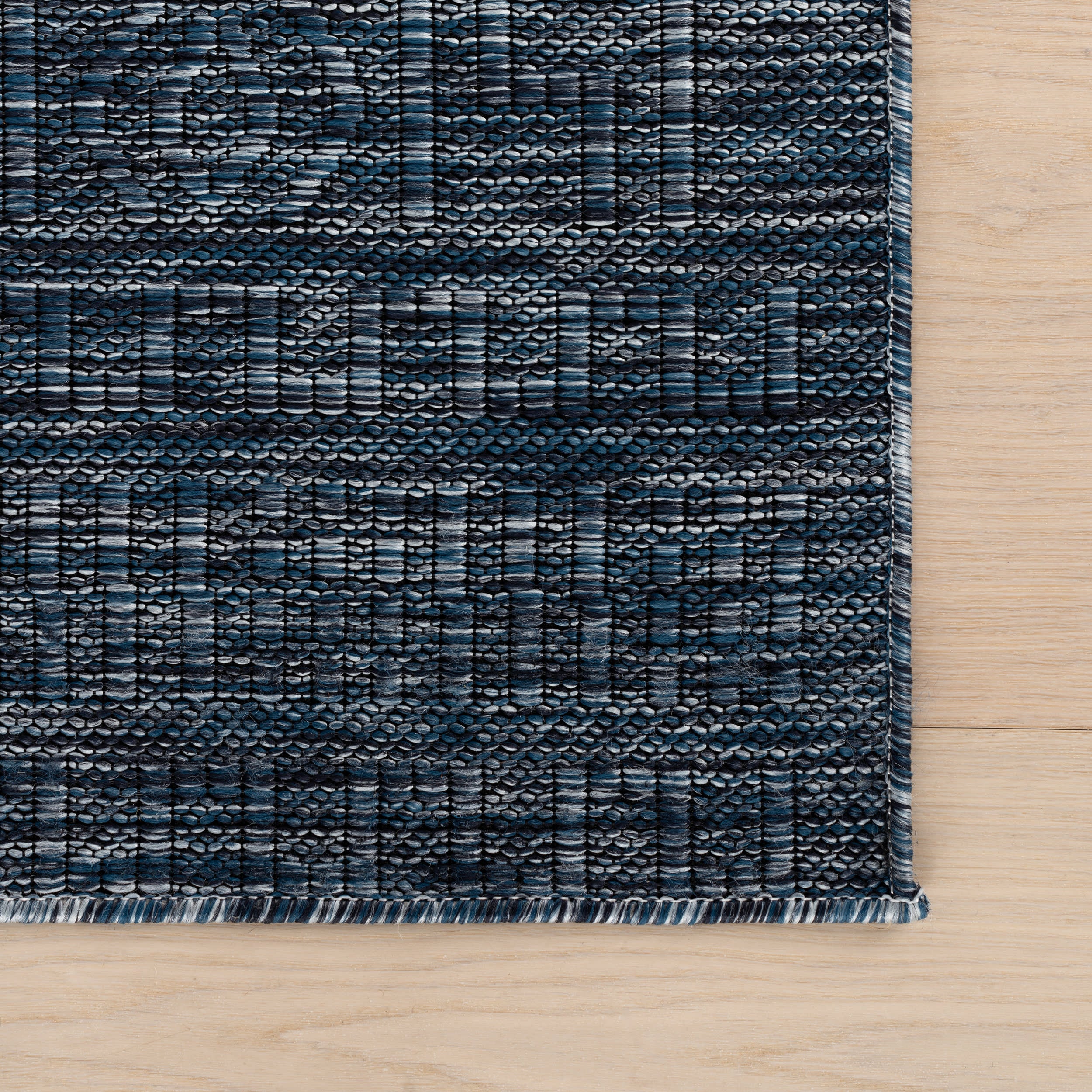 Eiraz Contemporary Solid Indoor/Outdoor Rug | Navy - Image 4
