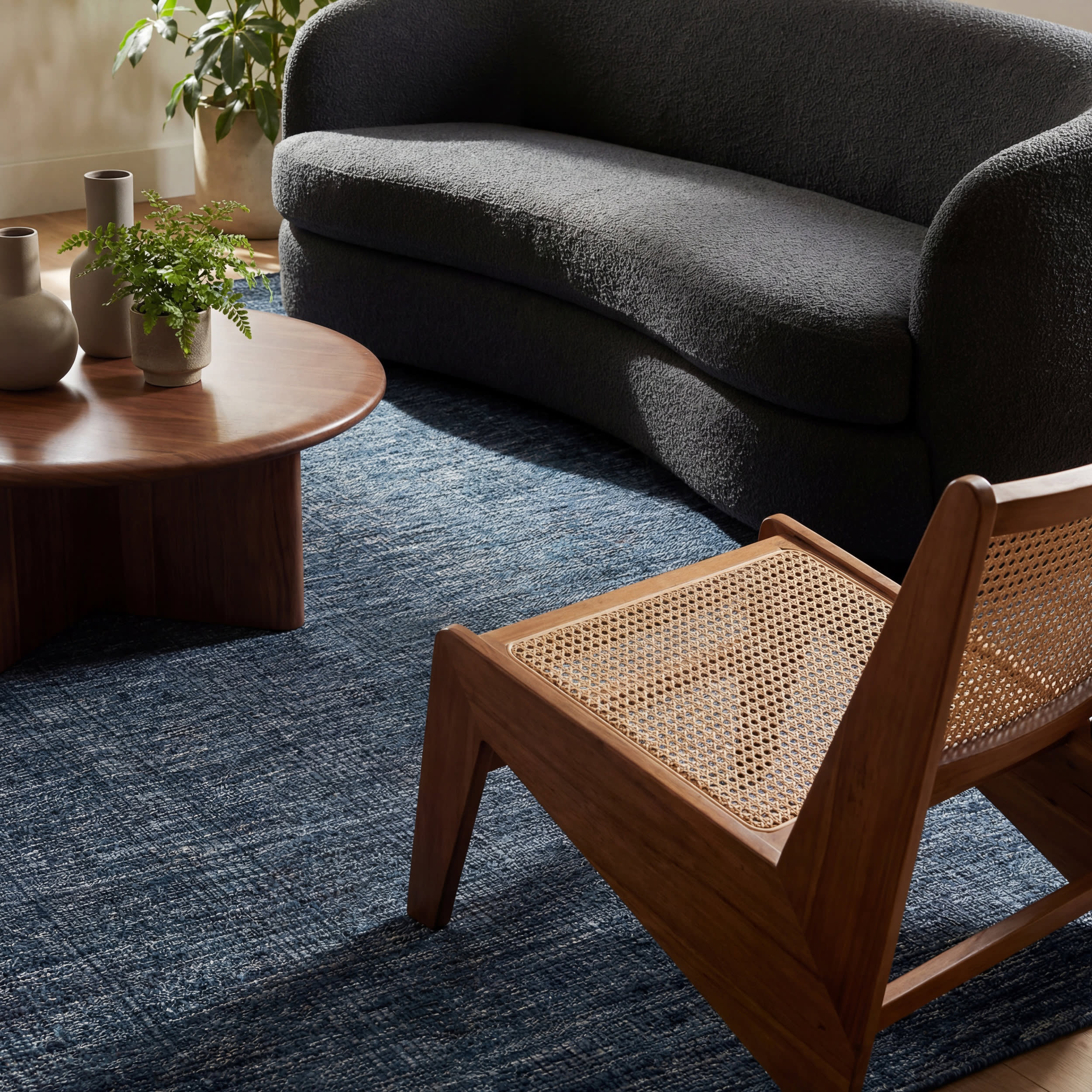 Eiraz Contemporary Solid Indoor/Outdoor Rug | Navy - Image 5
