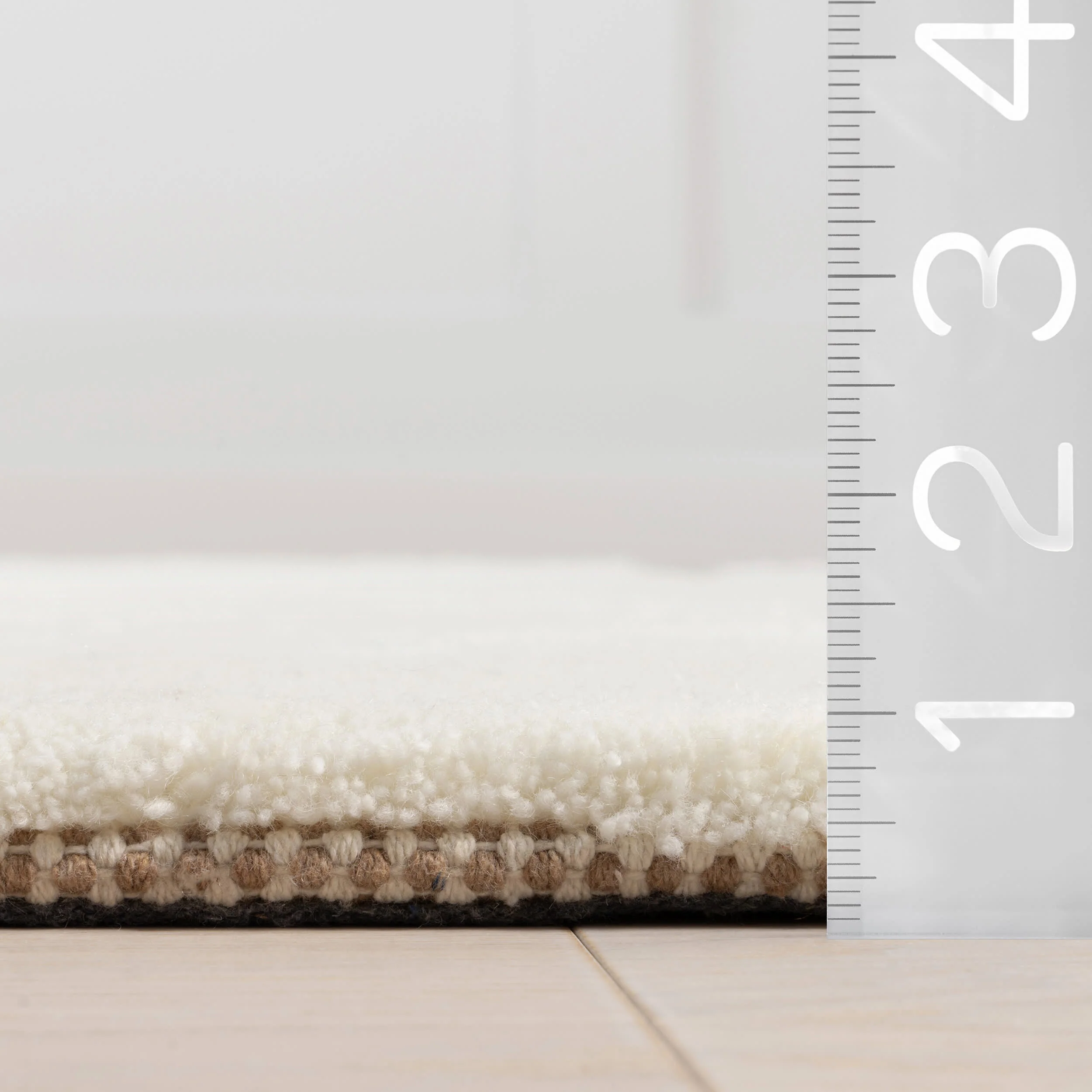 Em Checked New Zealand Wool Rug | Ivory - Image 5