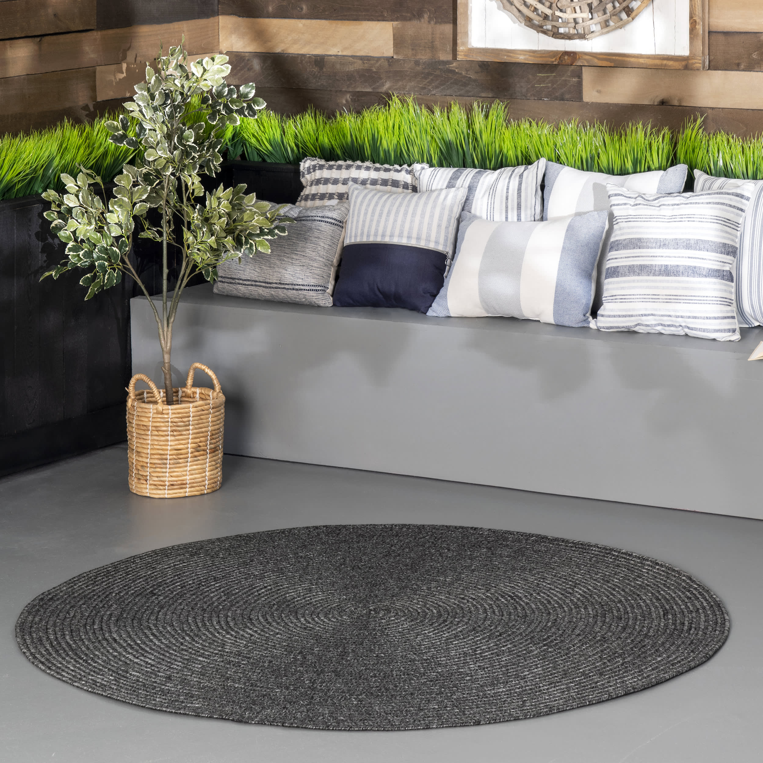 Everywhere Hand-Braided Indoor/Outdoor Rug | Charcoal - Image 2