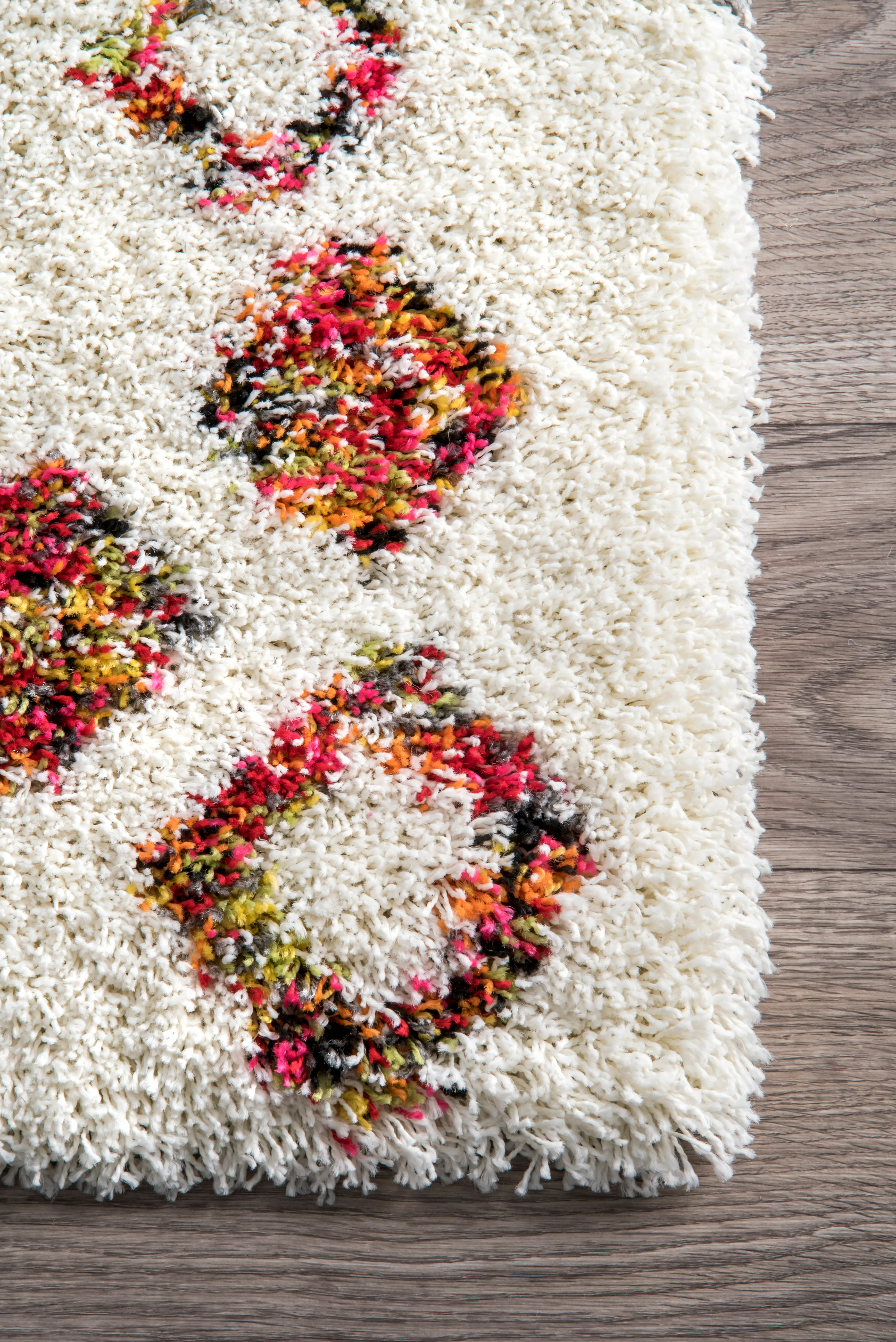 Expo Shag Diamond Rug | White - Image 3