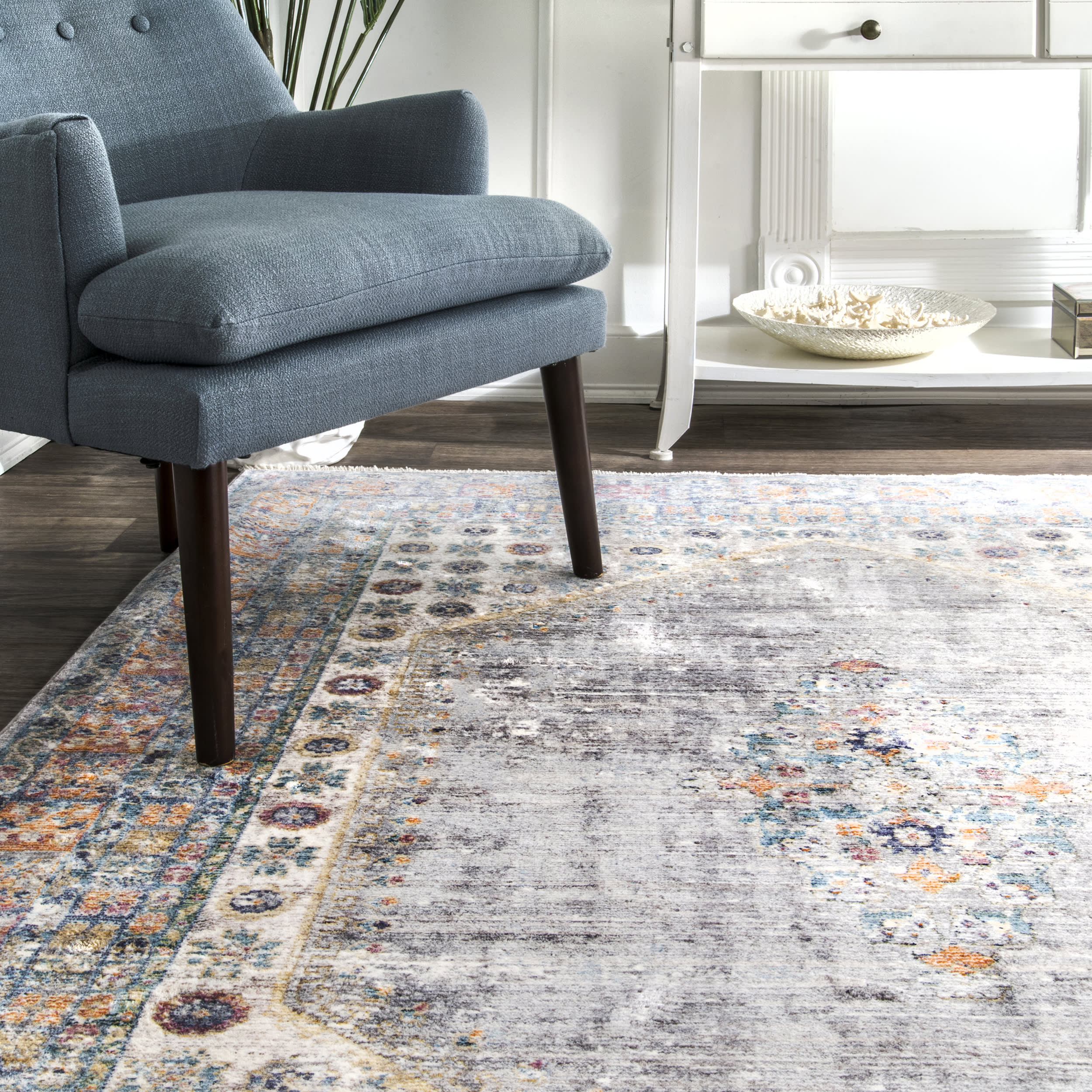 Fade Bouquet Medallion Rug | Grey - Image 4