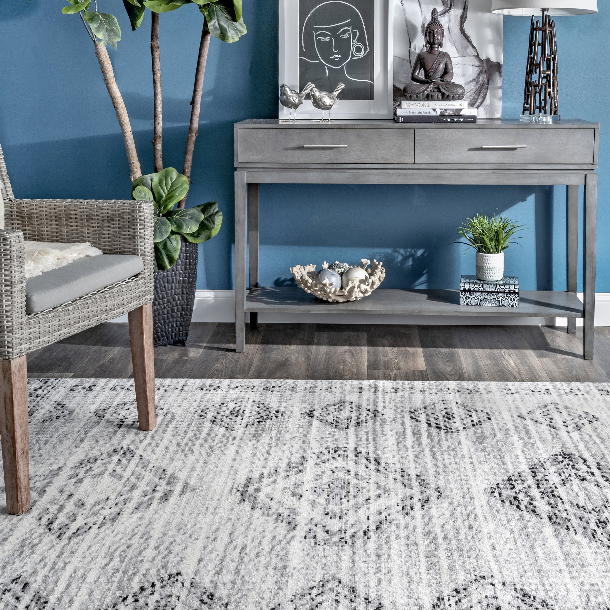 Faded Aztec Rug | Grey - Image 4