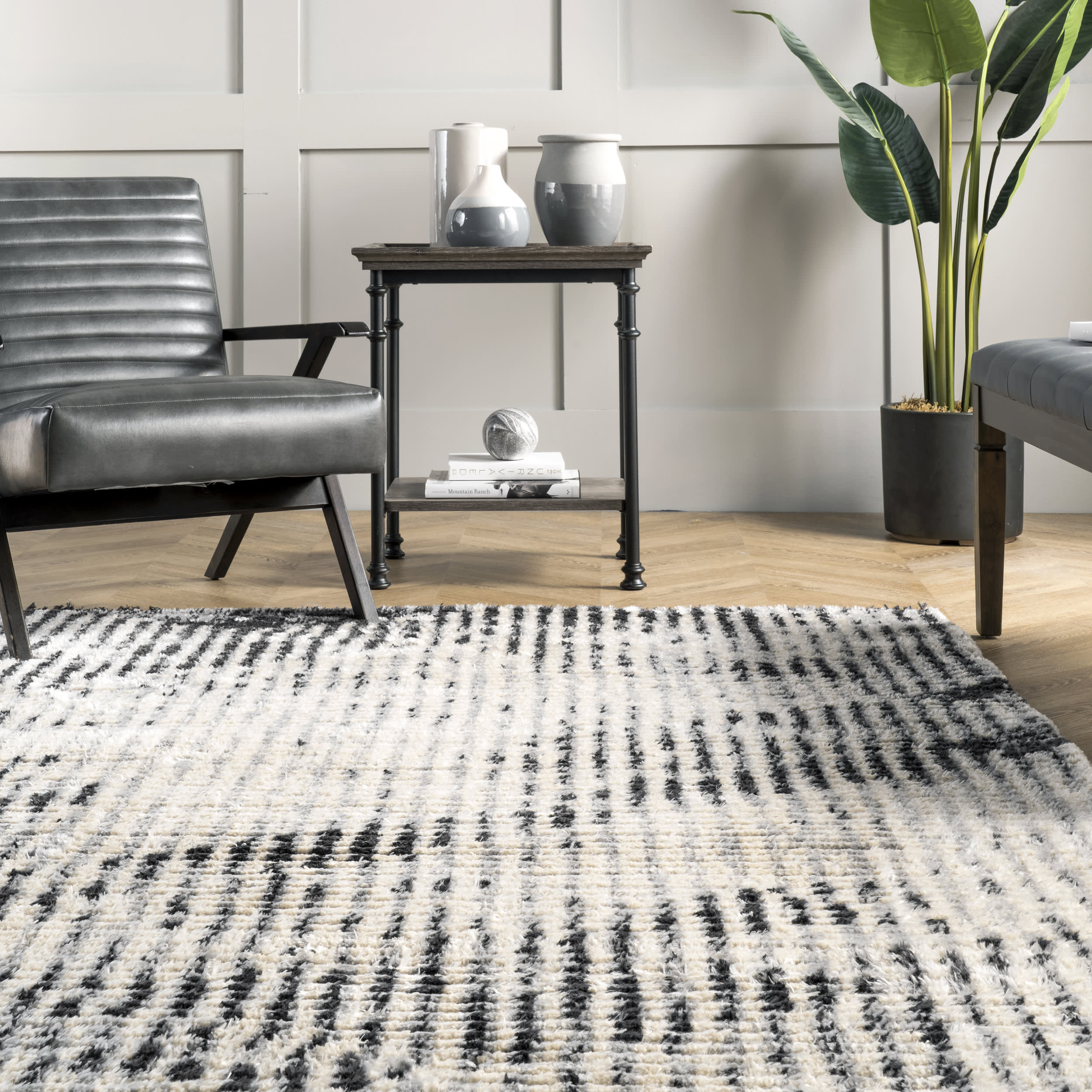 Faded Stripes Fringed Rug | Grey - Image 4