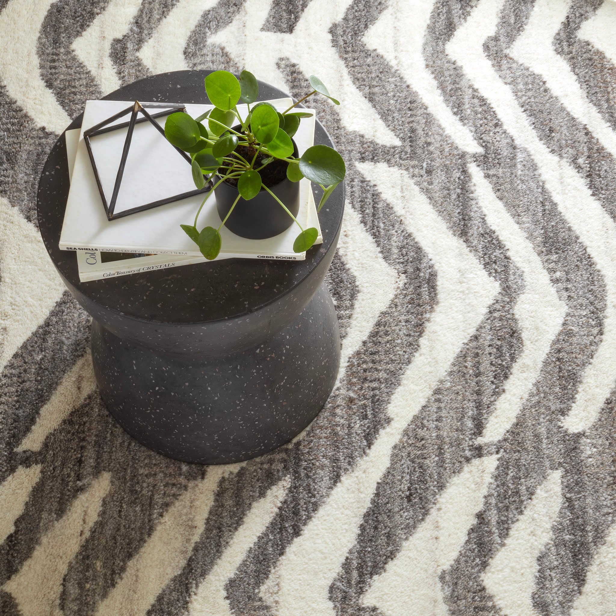 Farah Hand Knotted Wool Rug | Grey - Image 6