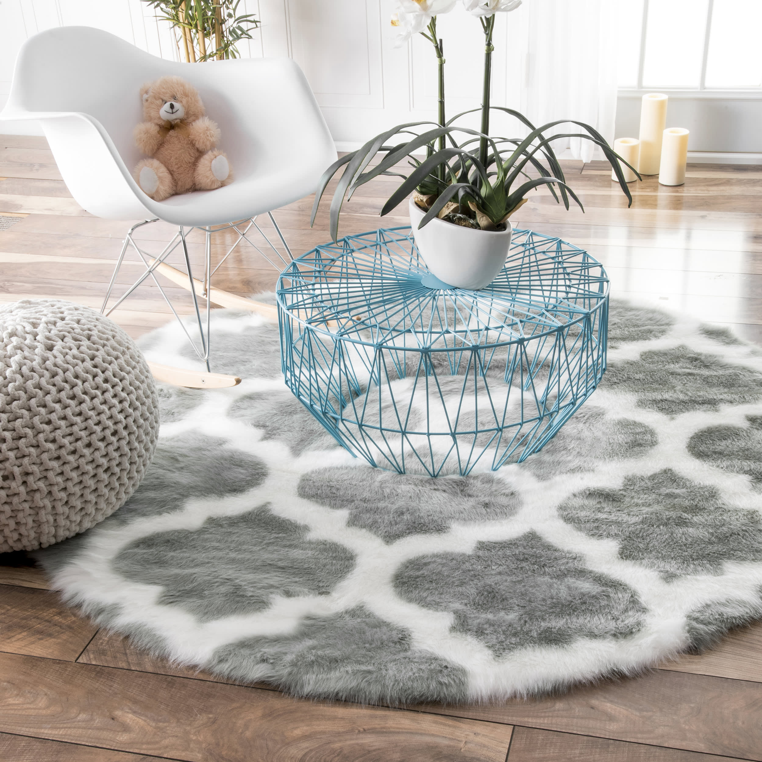 Faux Sheepskin Trellis Rug | Grey - Image 2