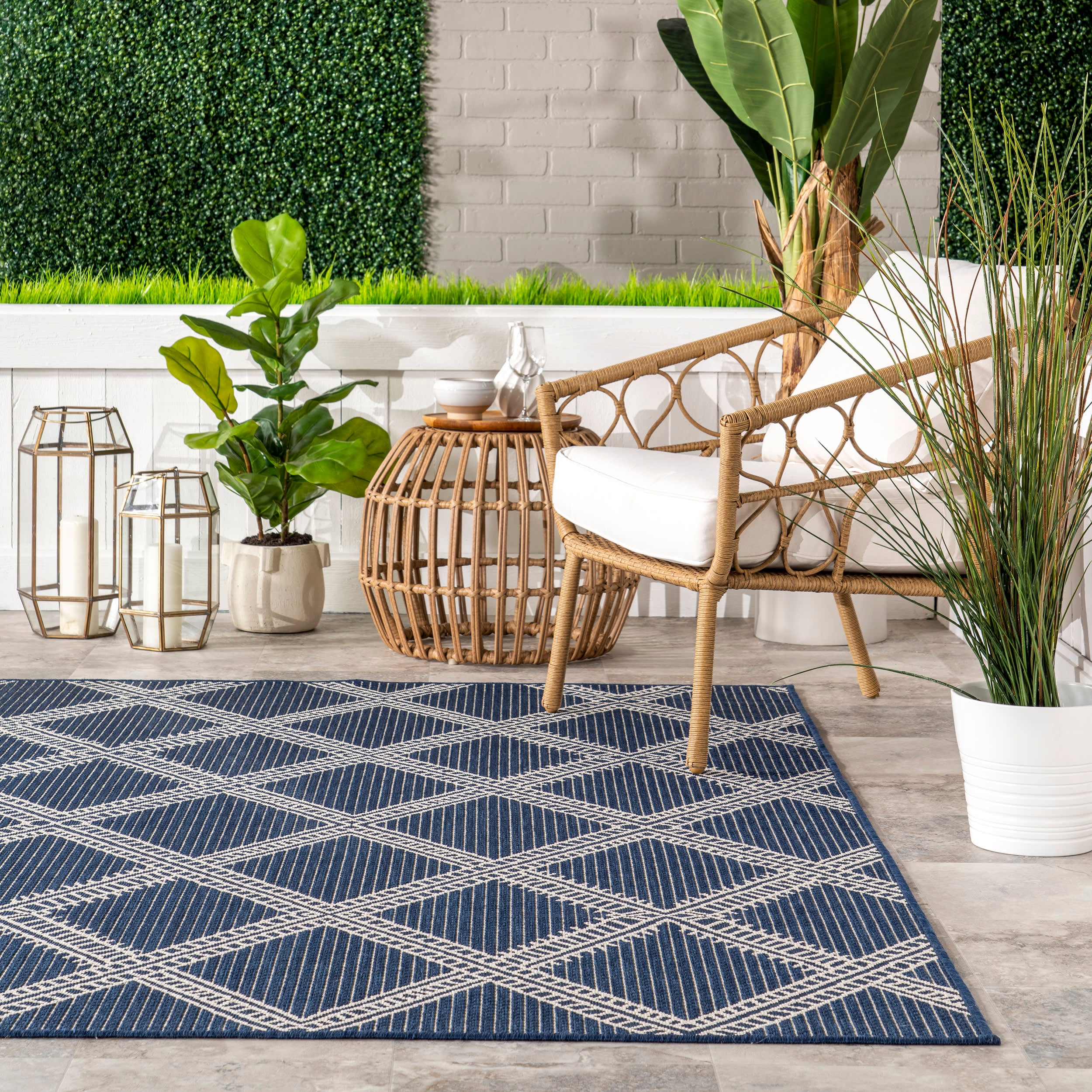 Favianna Indoor/Outdoor Trellis Rug | Navy - Image 4
