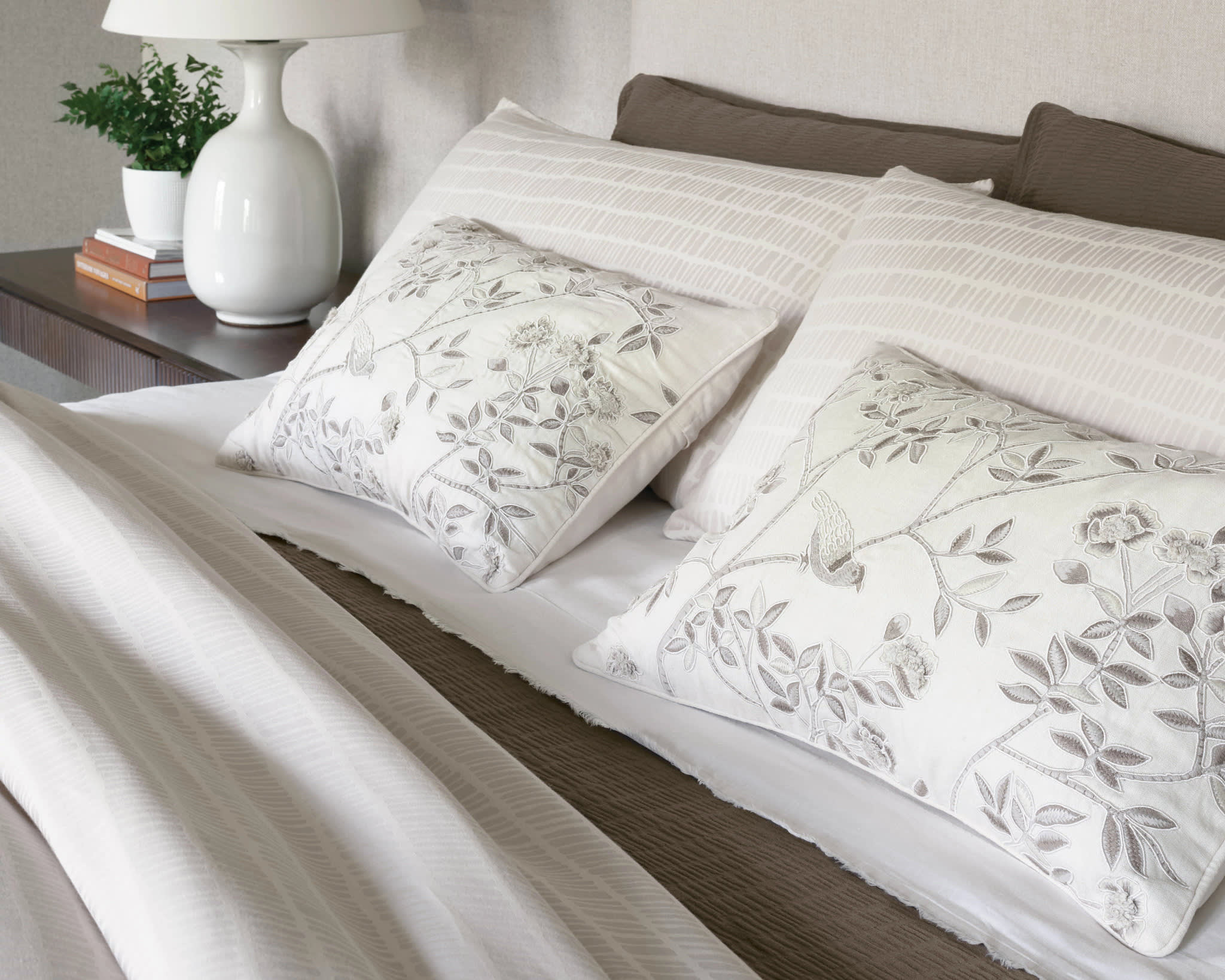 Faye Linen Sheet Set | Plaster - Image 4